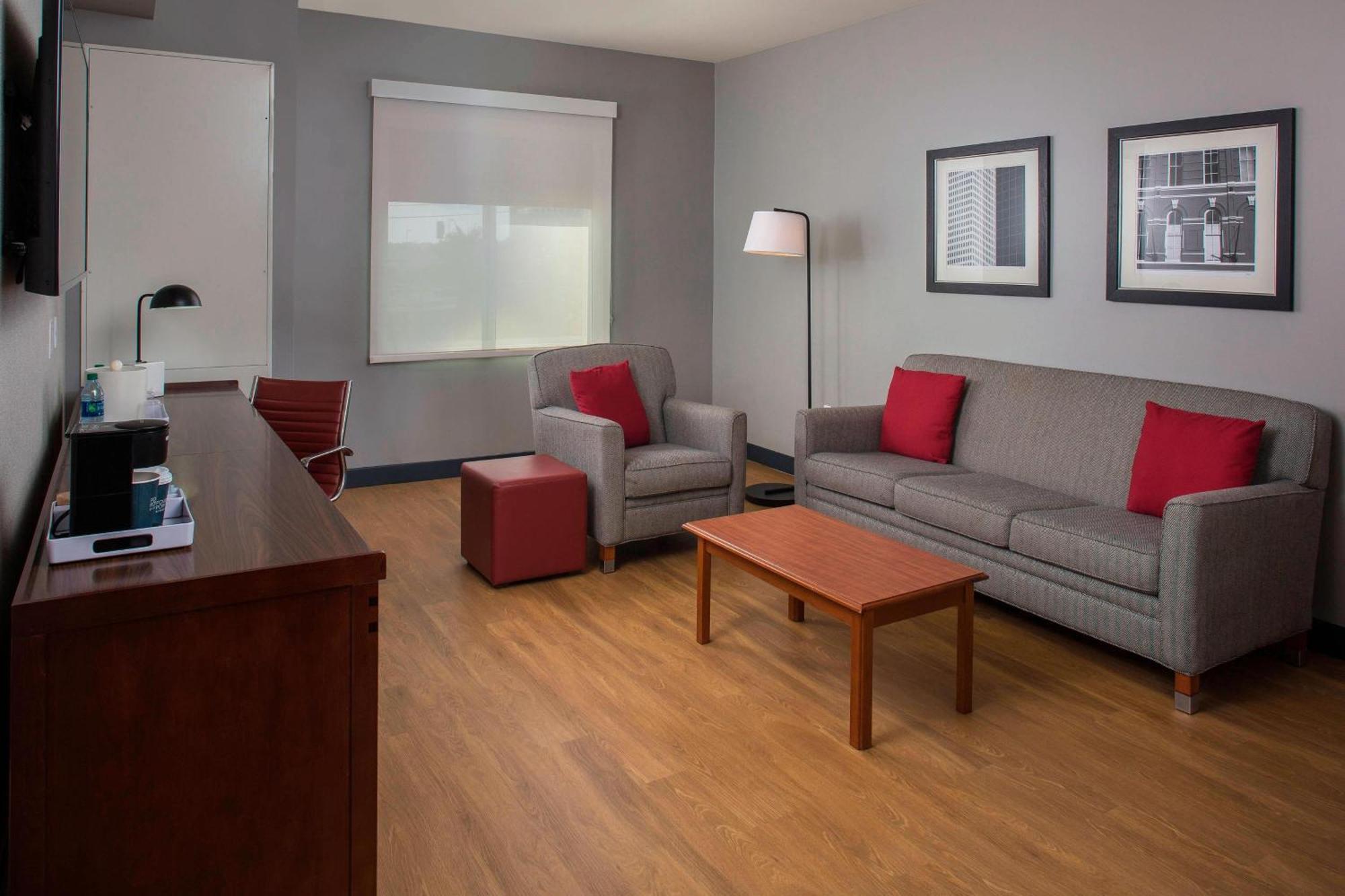 Executive Suite 1 King,1632244091:JPEG