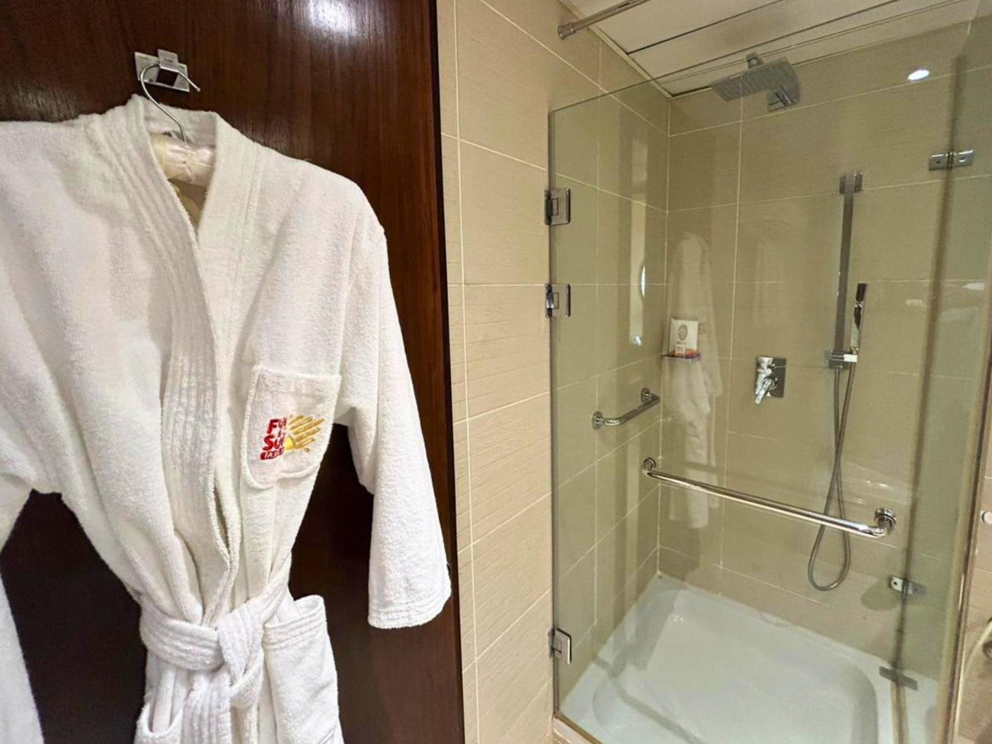 Camera Matrimoniale/Doppia con Letti Singoli con Vista Piscina