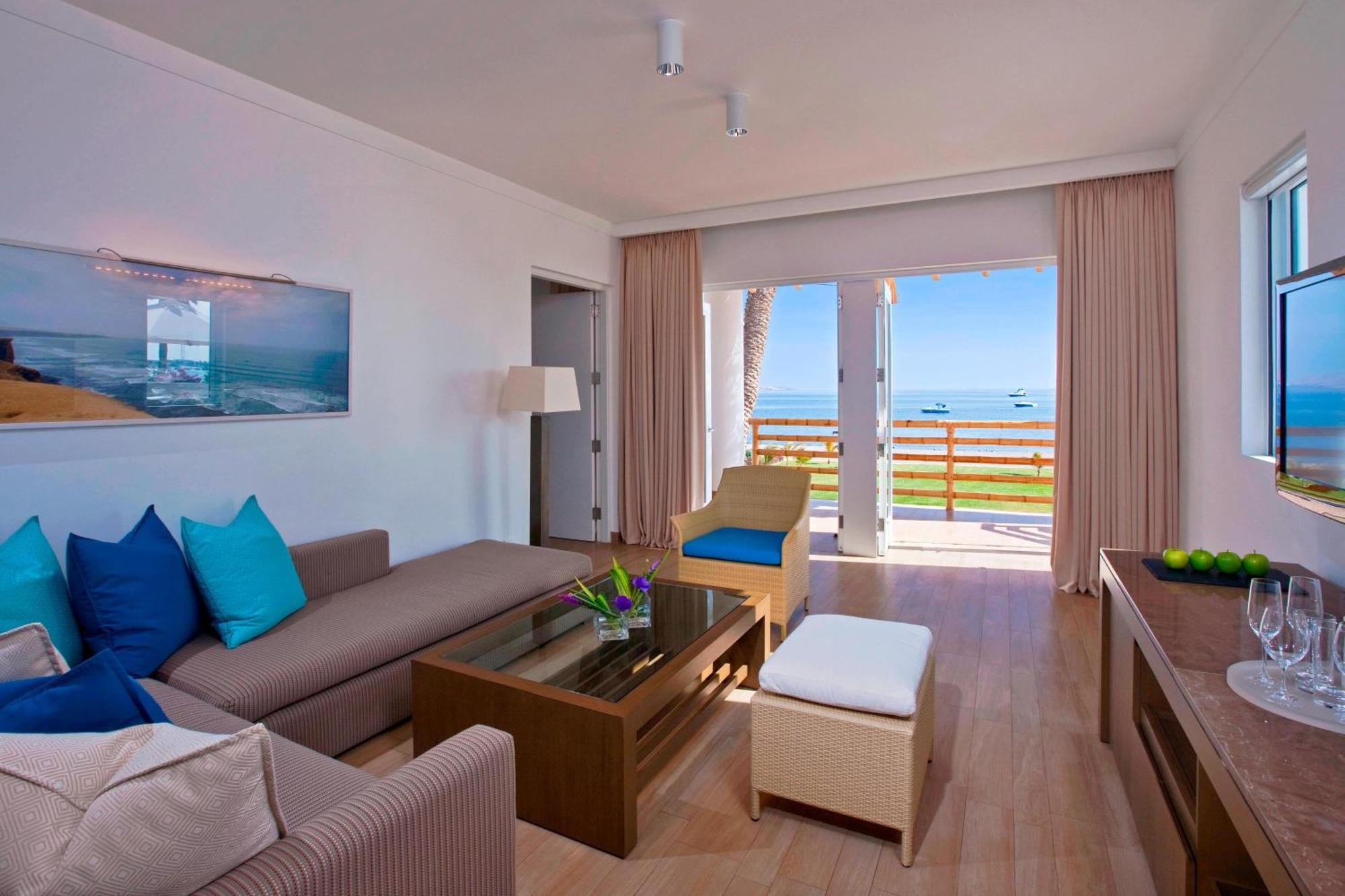 Solarium Larger Suite 1 King Sofa Bed Oceanfront