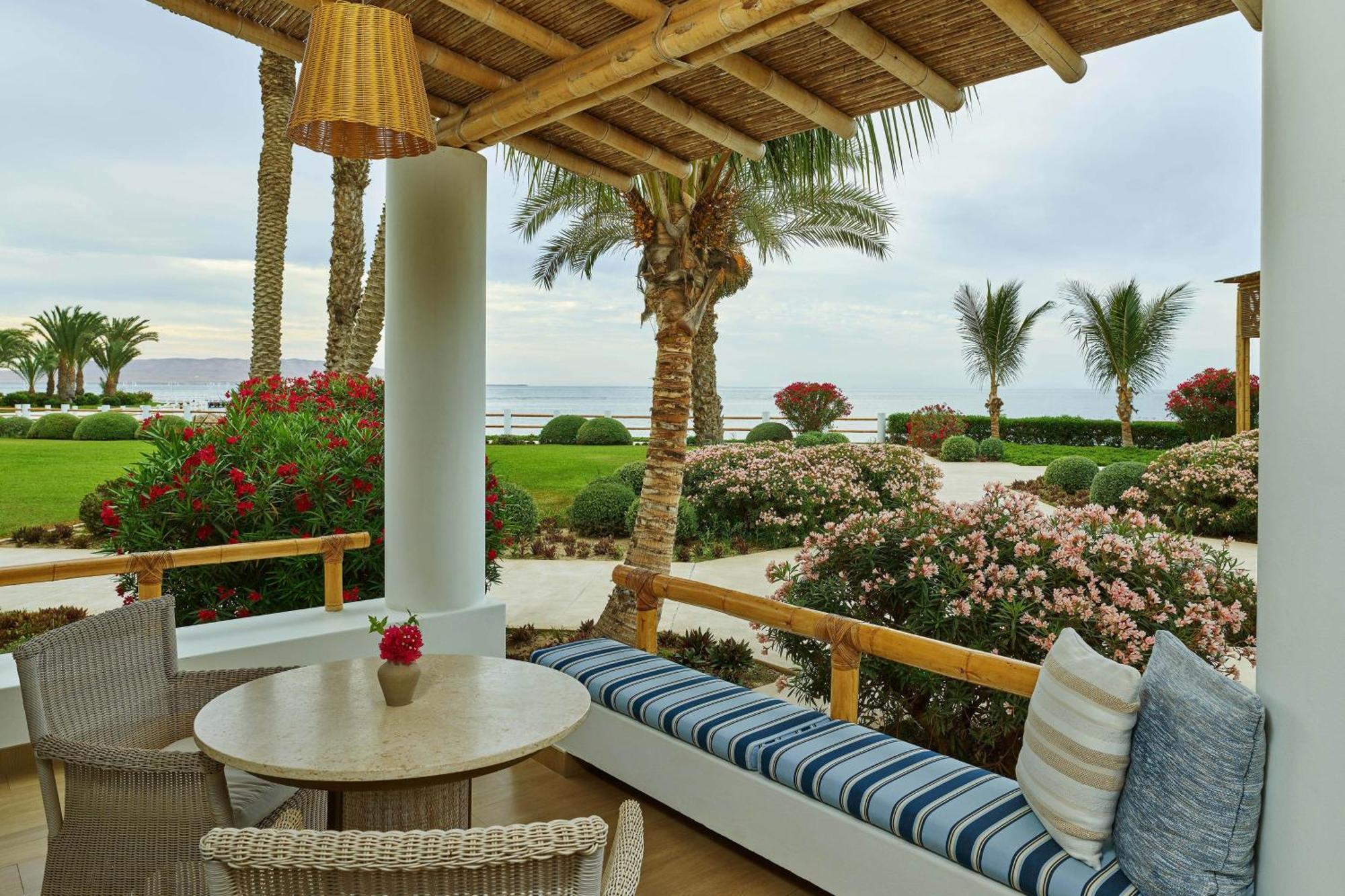 Deluxe Guest Room 2 Queen Oceanfront