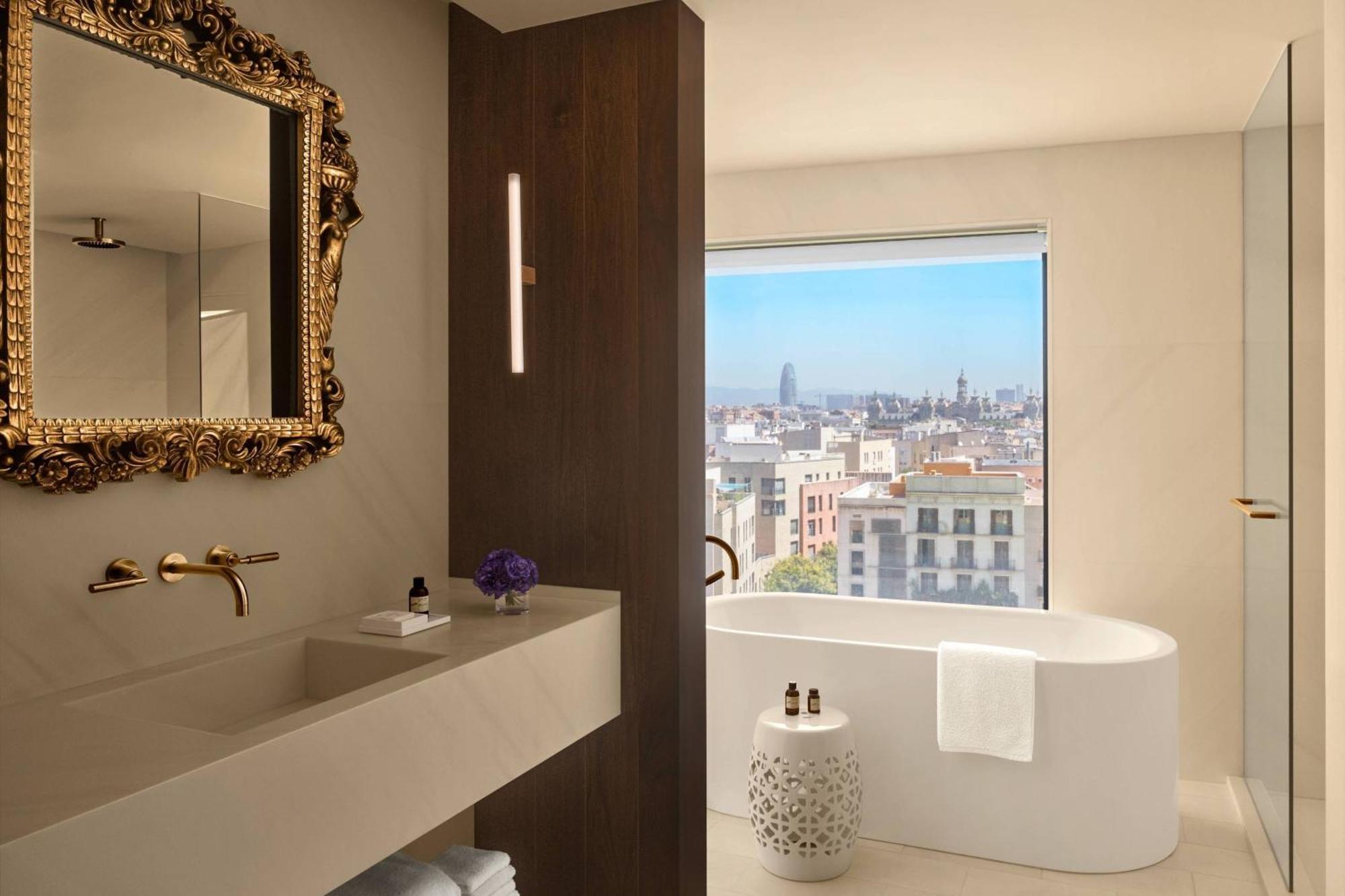 Loft Corner Suite 1 King