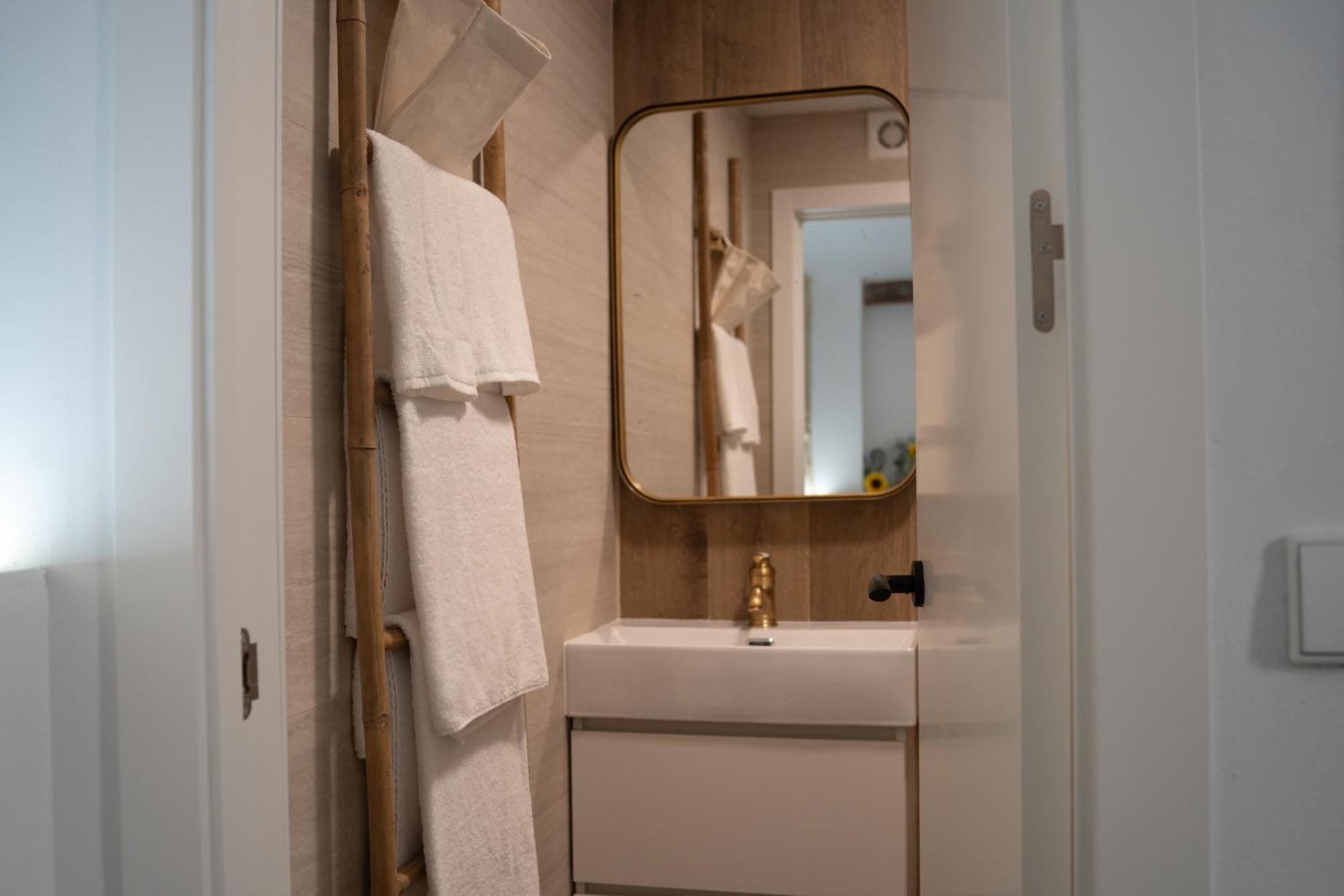 Double Room Private Bathroom