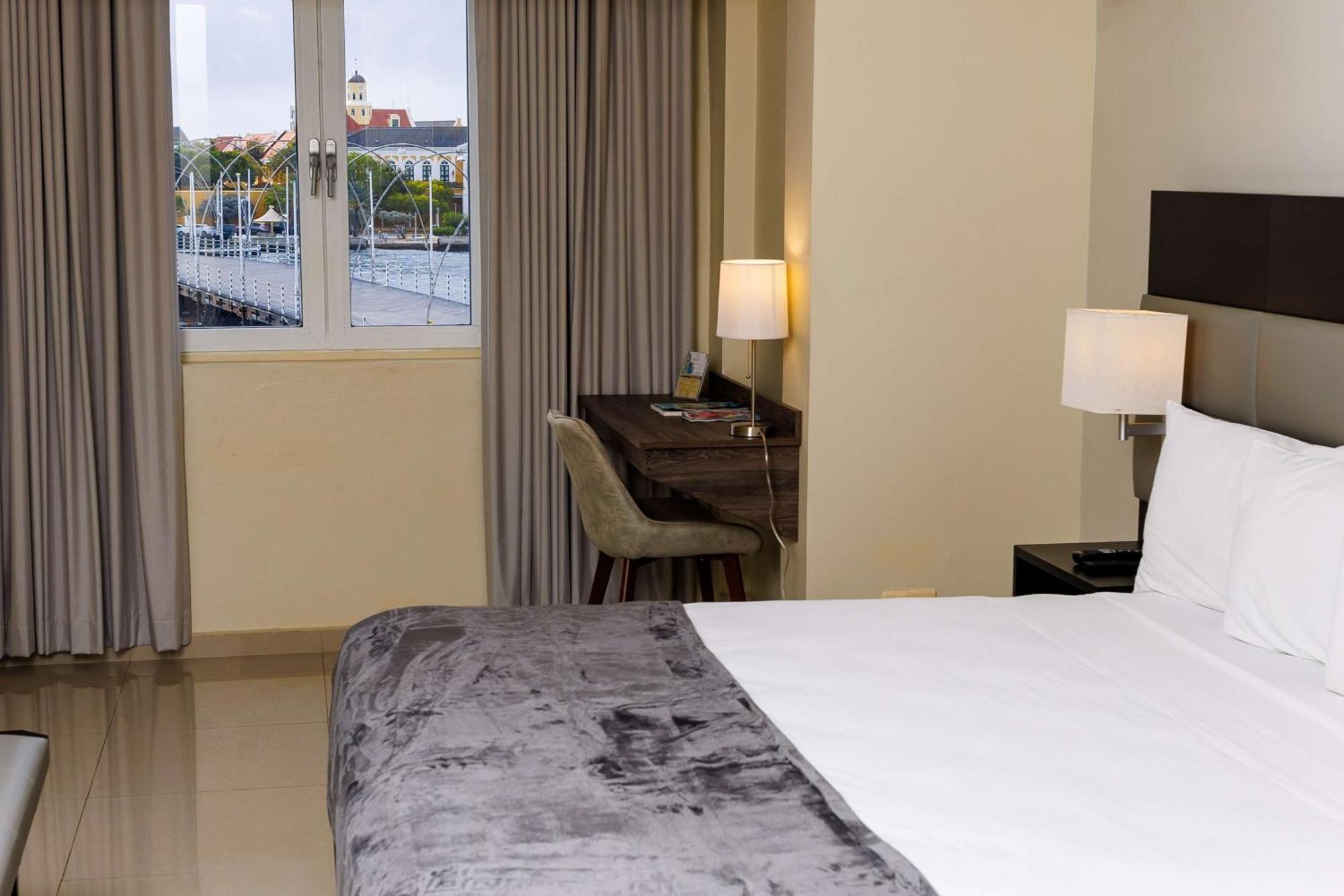 King Room with Harbour View - Non-Smoking