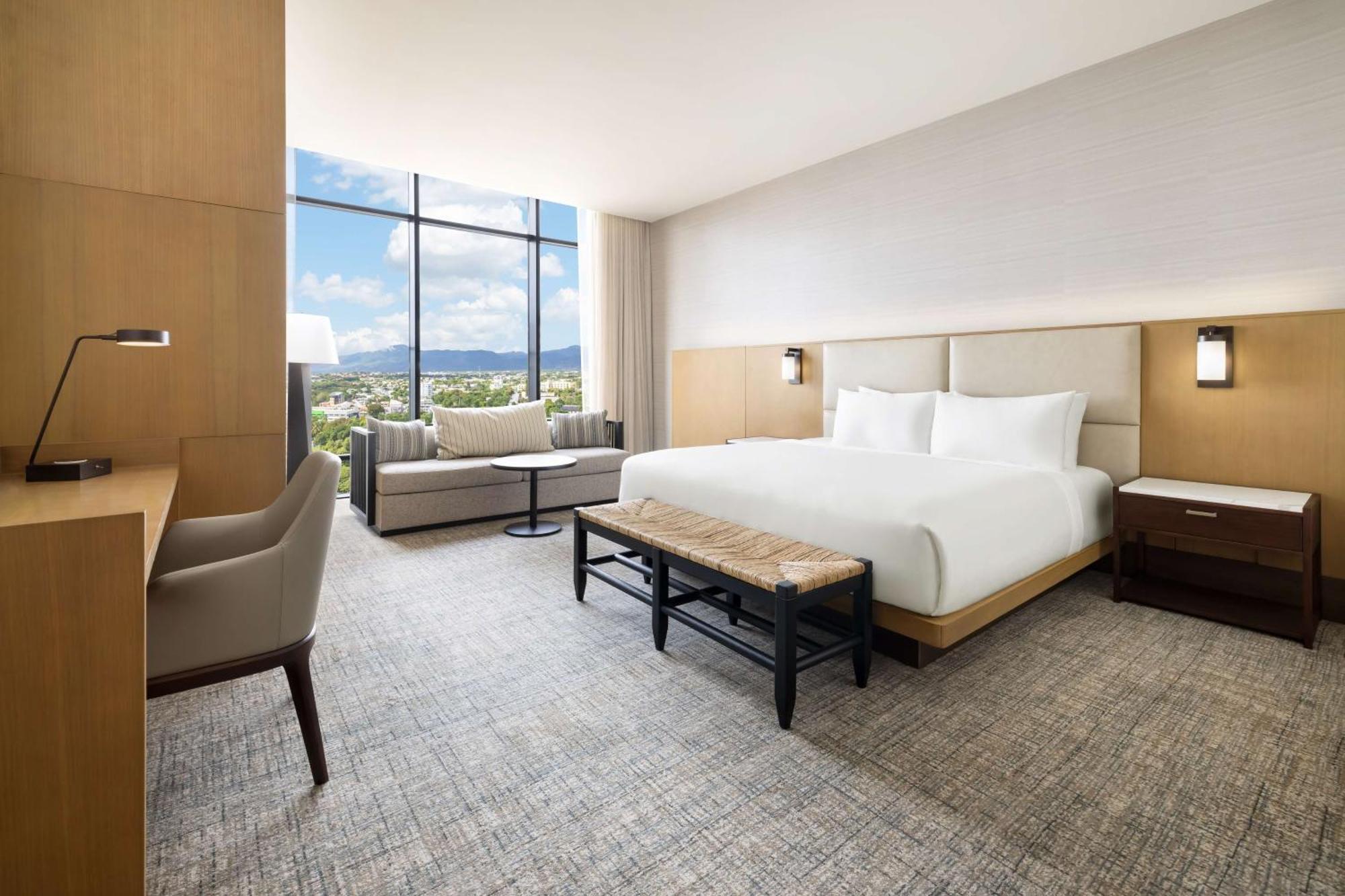 Corner King Room with Mountain View