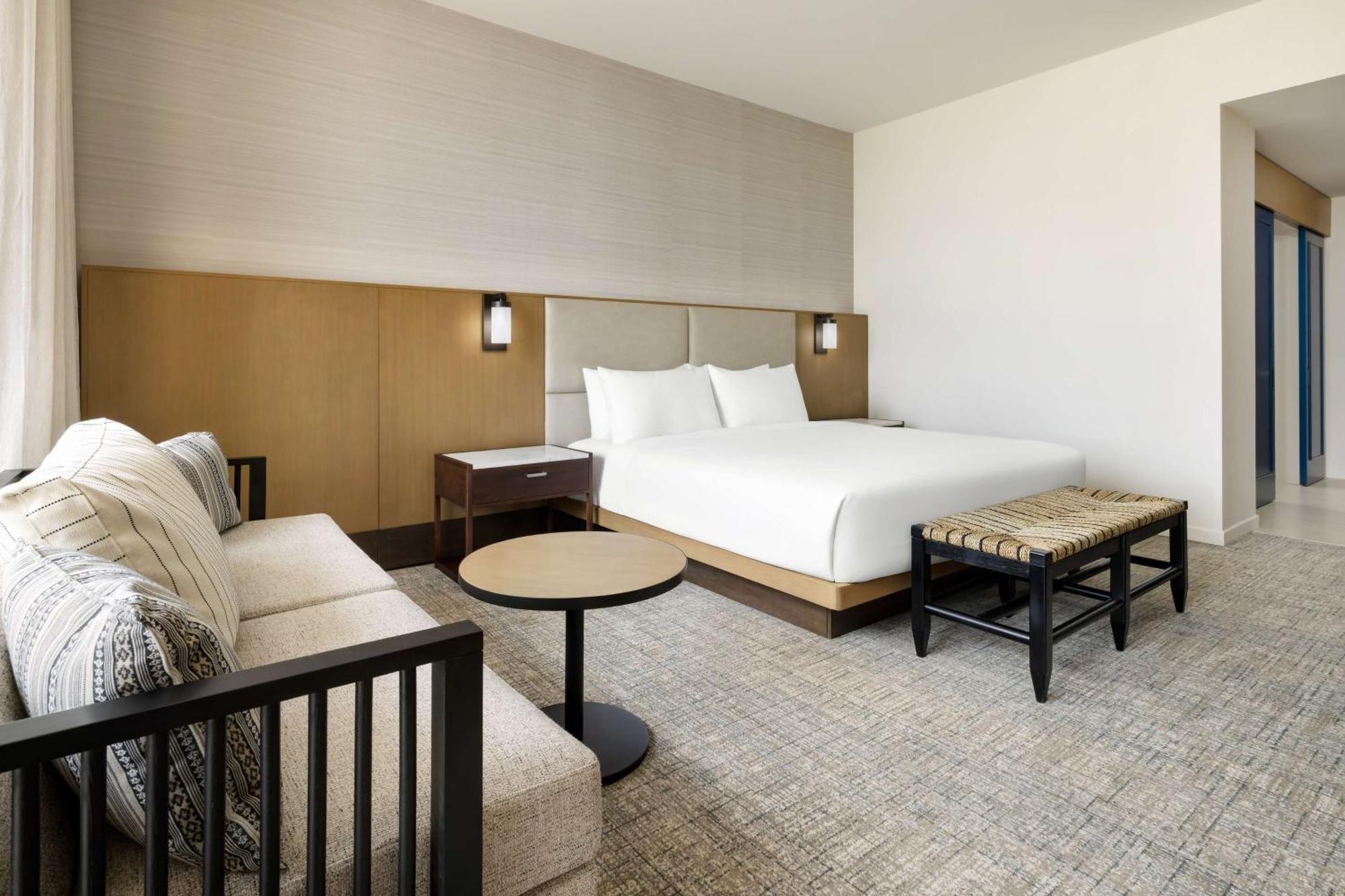 King Room with Mountain View