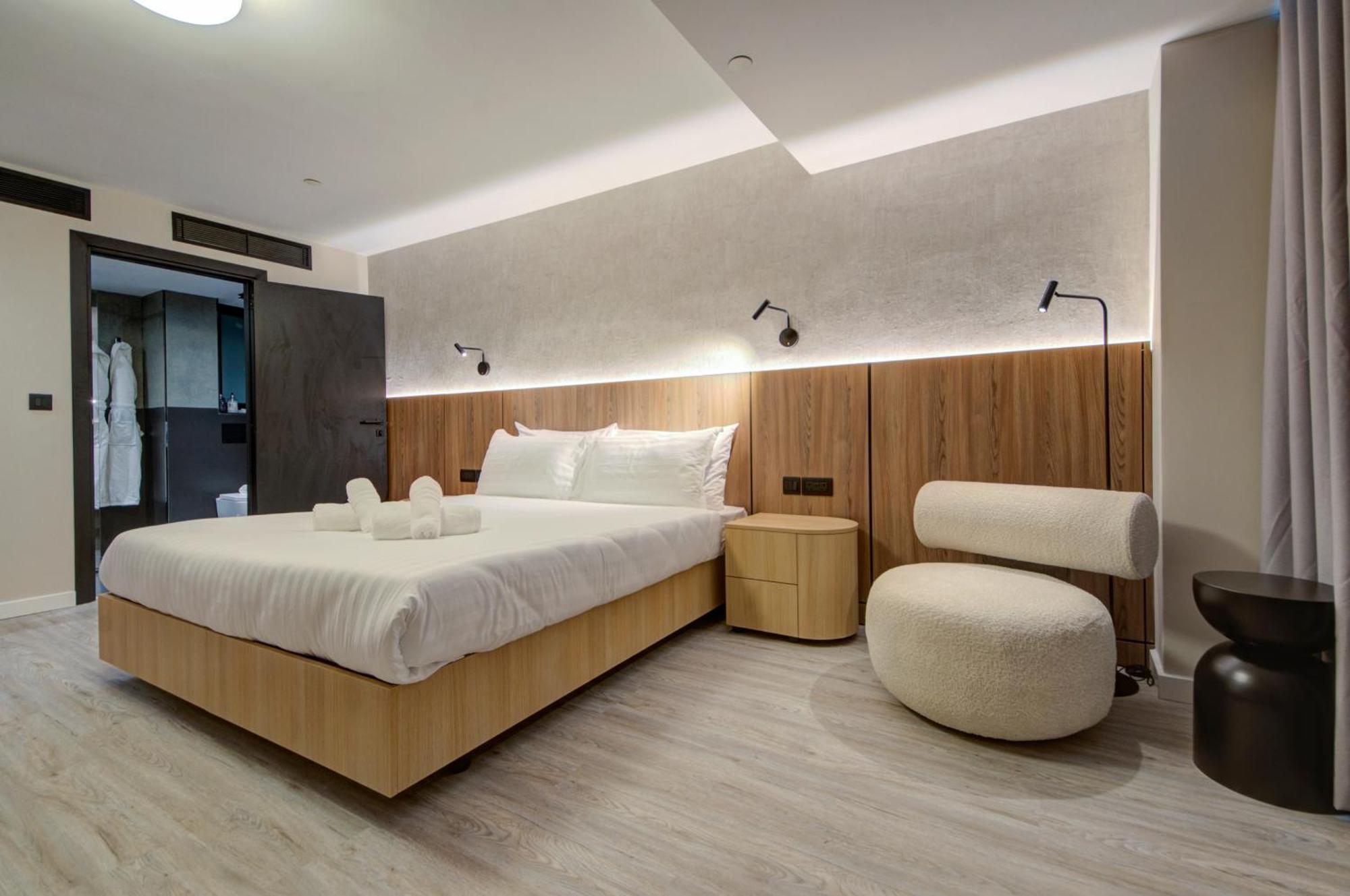 Double or Twin Room have a window only and have a view of an internal shaft.