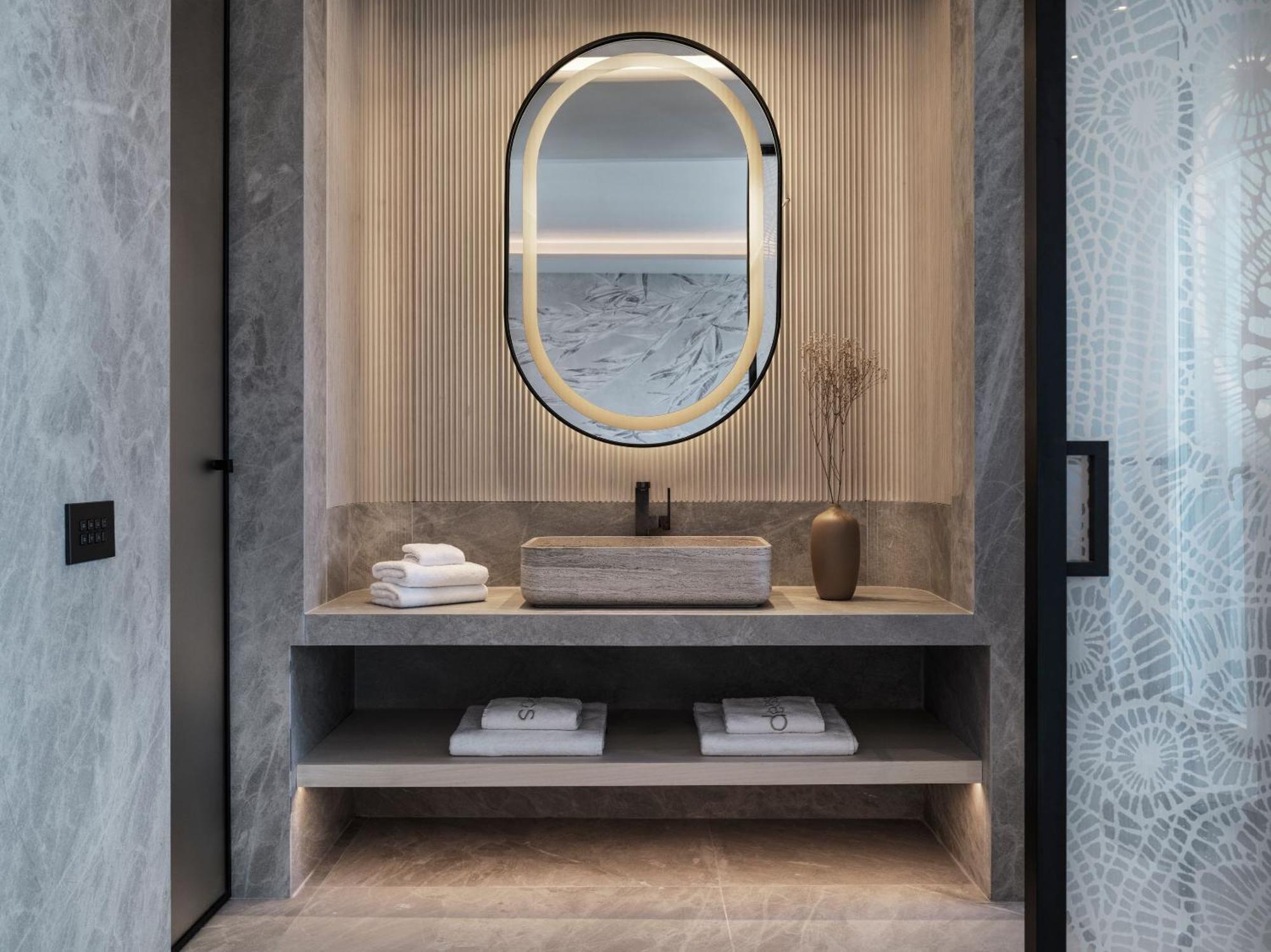 DELTA Room Outdoor Hot Tub & Partial Sea View