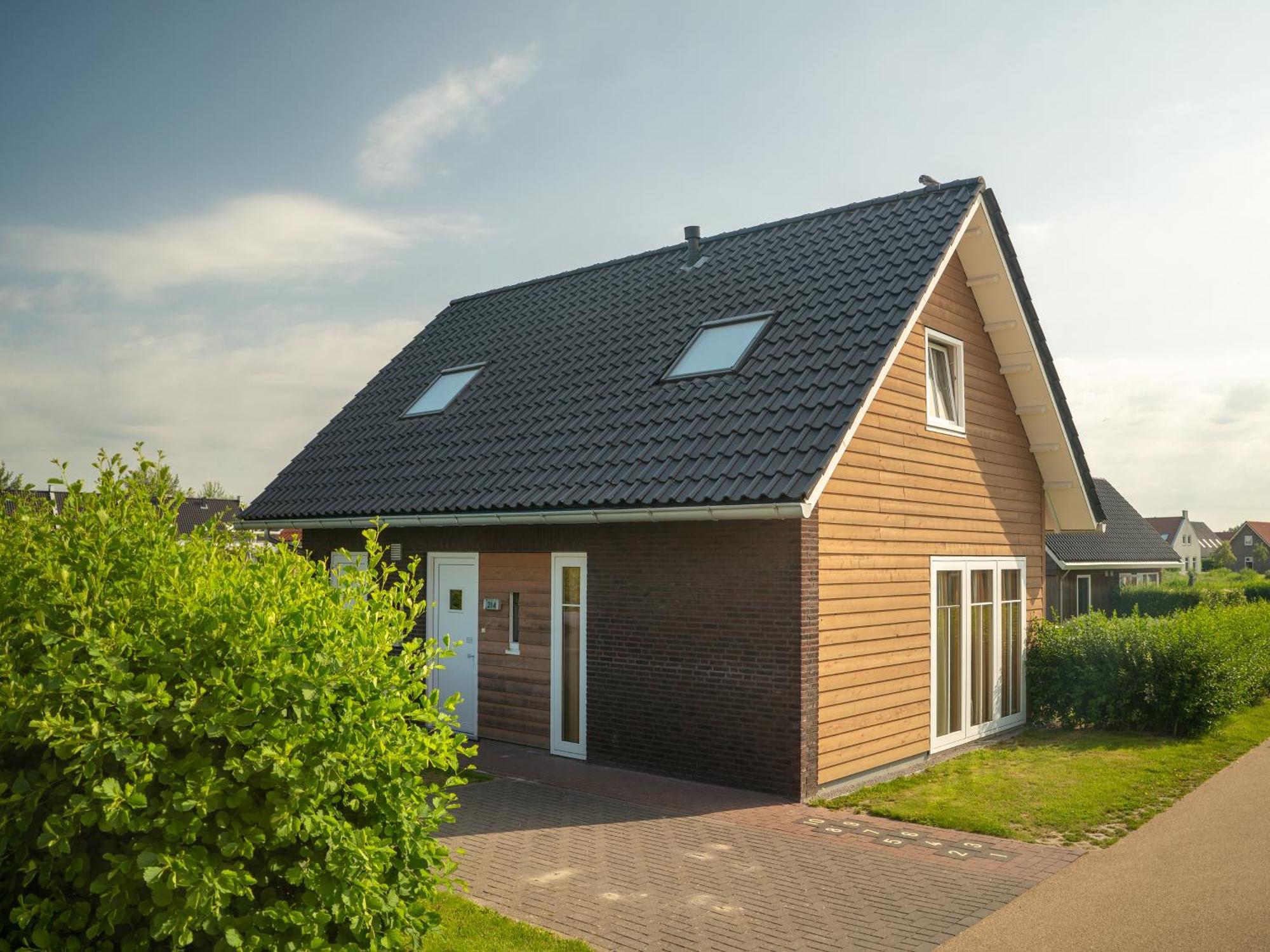 Three-Bedroom House,1639521953:JPEG