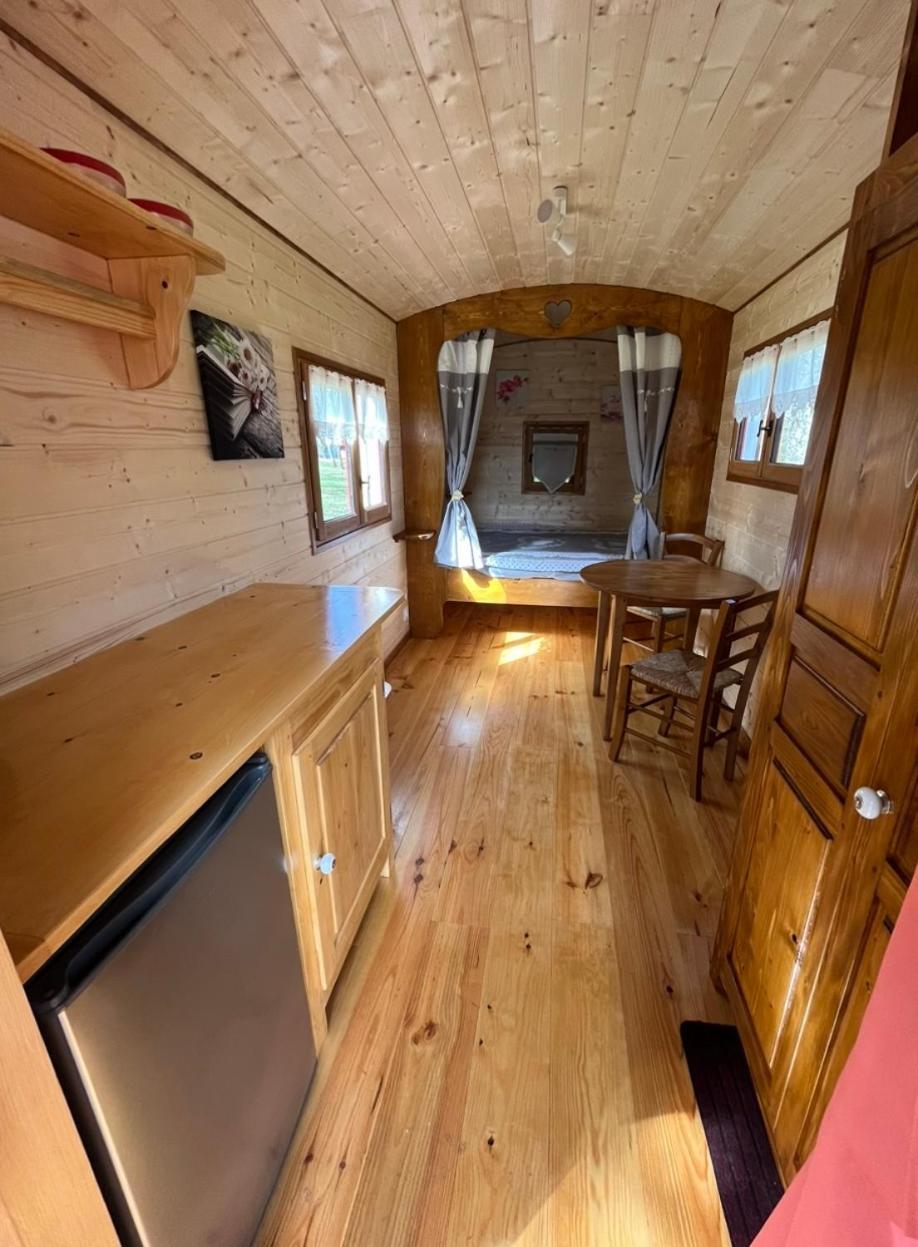 Caravan,1640384644:JPEG