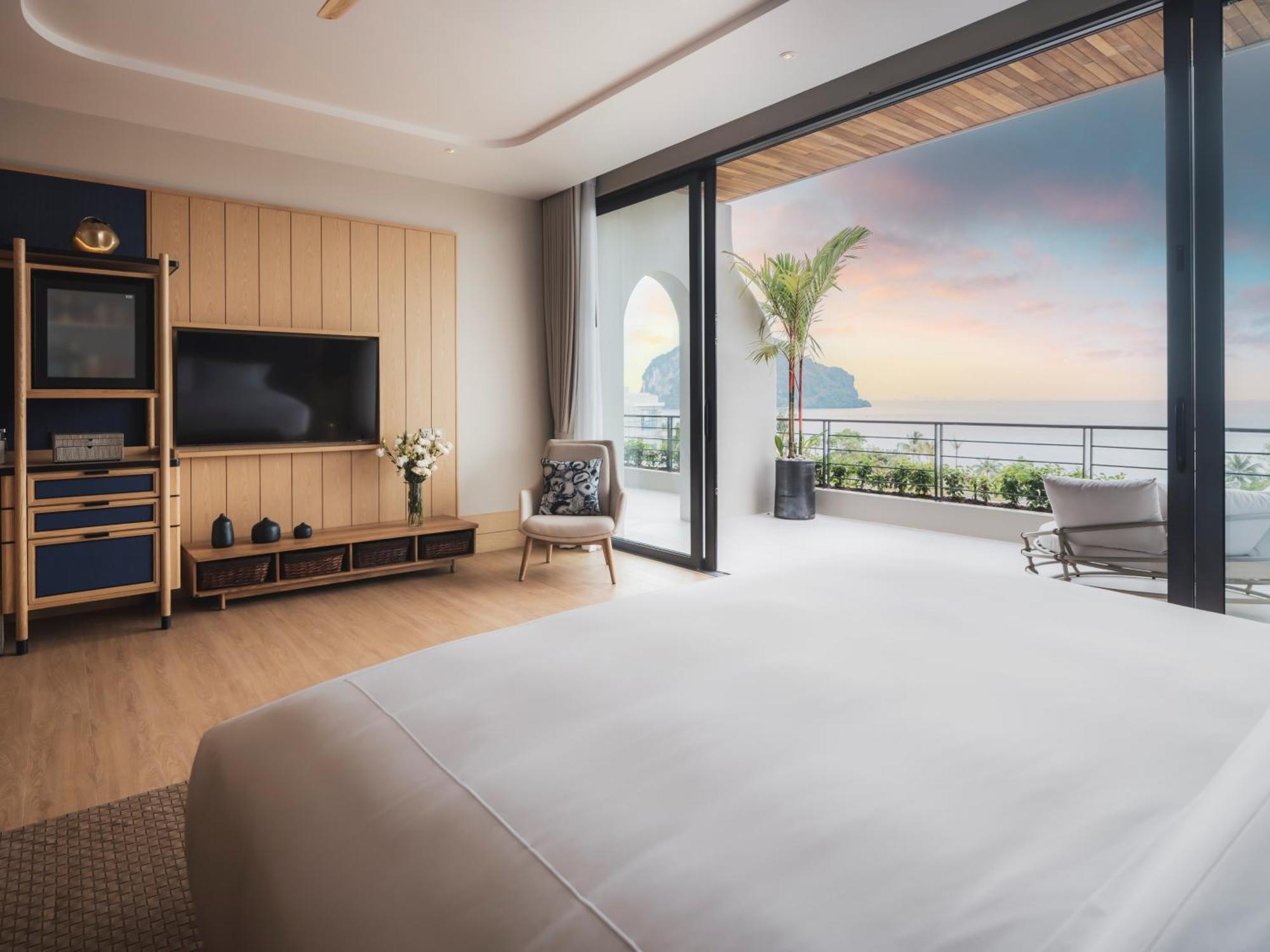 Family Sea View Suite comp scheduled sea transfers from Phuket or Krabi