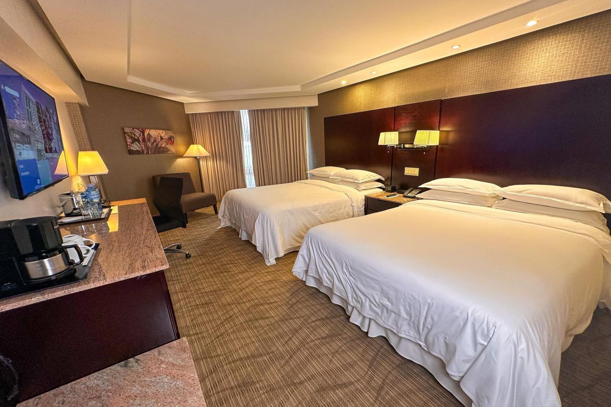 Deluxe Guest room 2 Queen City view