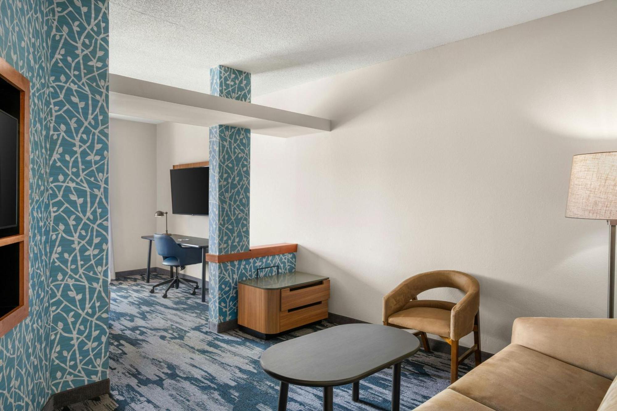 King Suite with Sofa Bed - Hearing Accessible