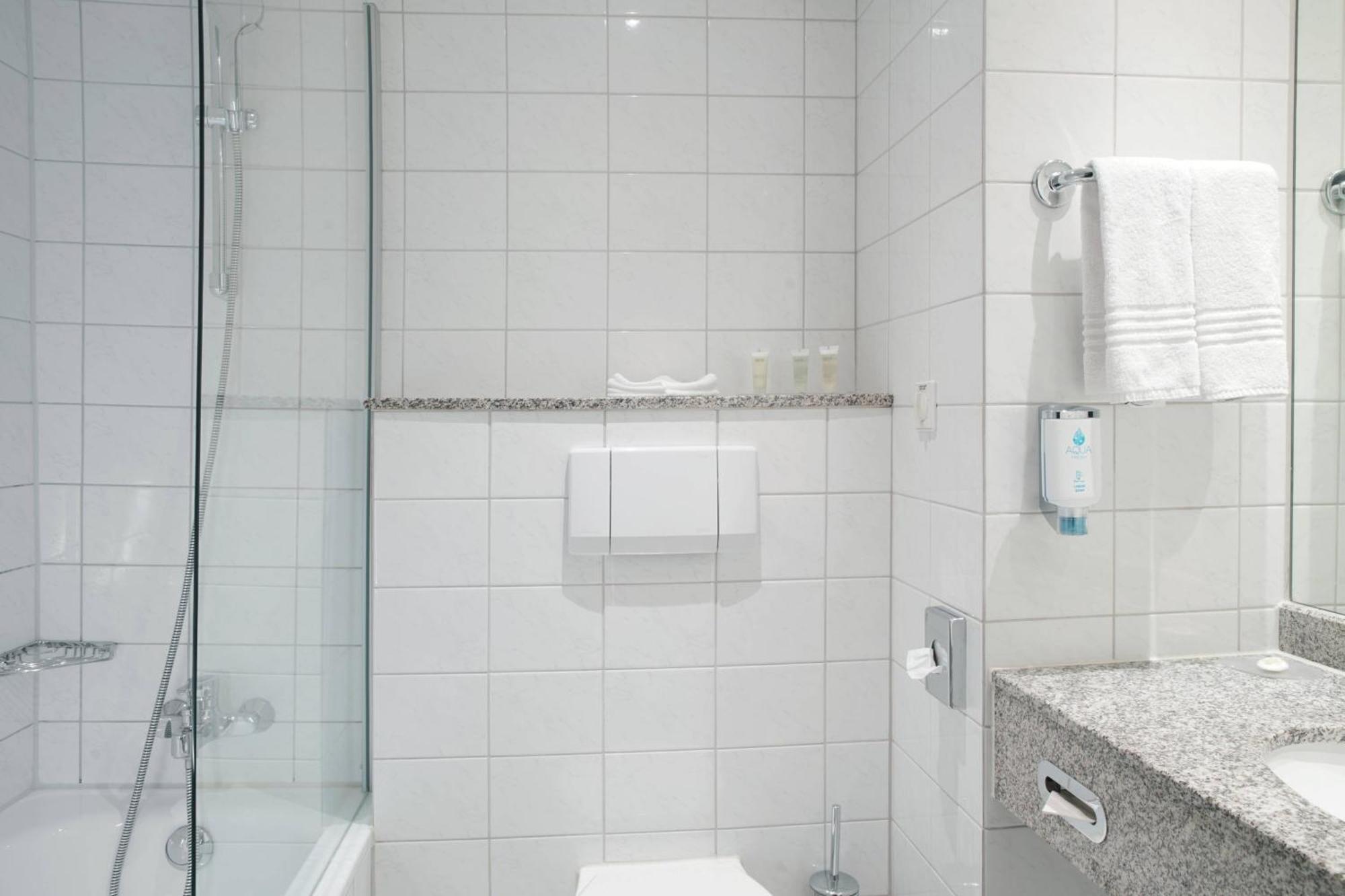 Comfort Room, Guest room, 1 King