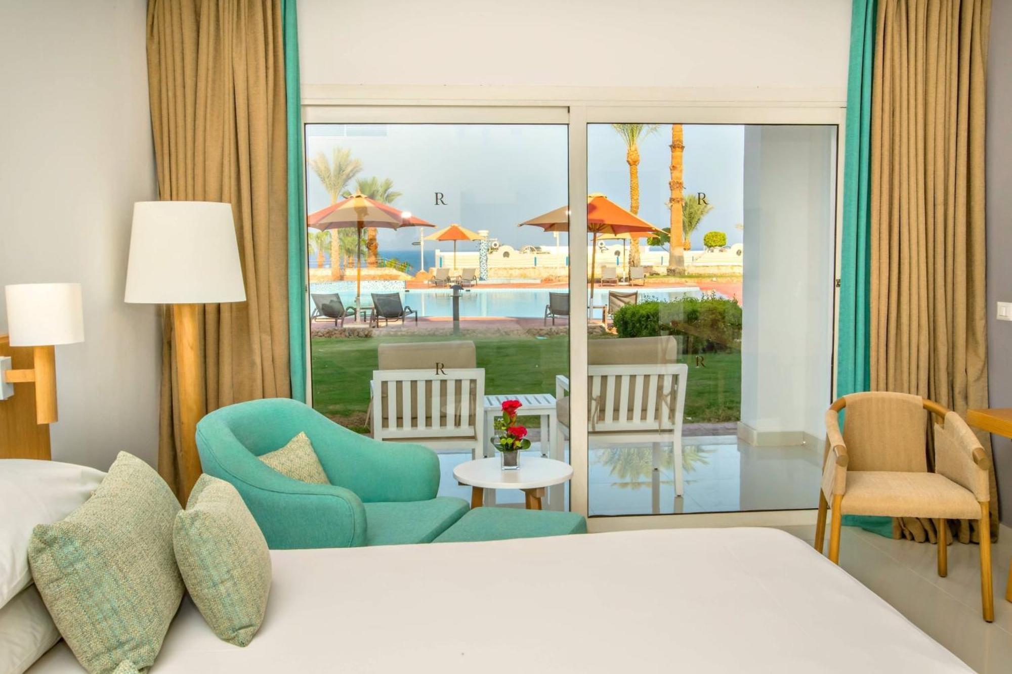 Garden View Room Guest room Garden View 2 Twin Beds