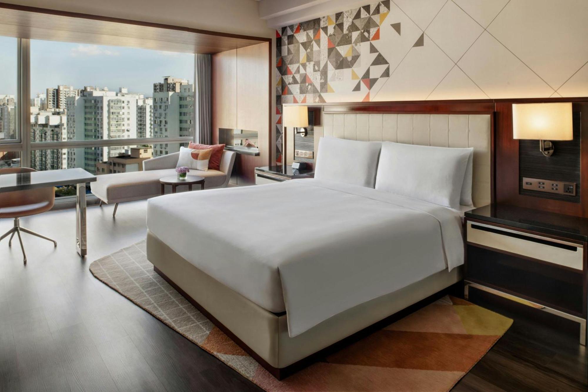 Guest room, 1 King (include 10% off for Food & Beverage)