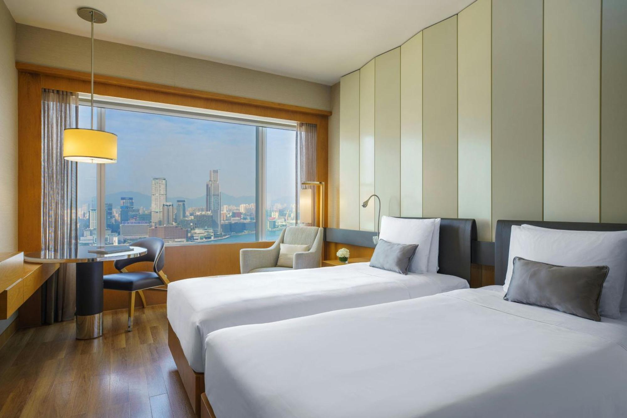 Twin Room Victoria Harbour View