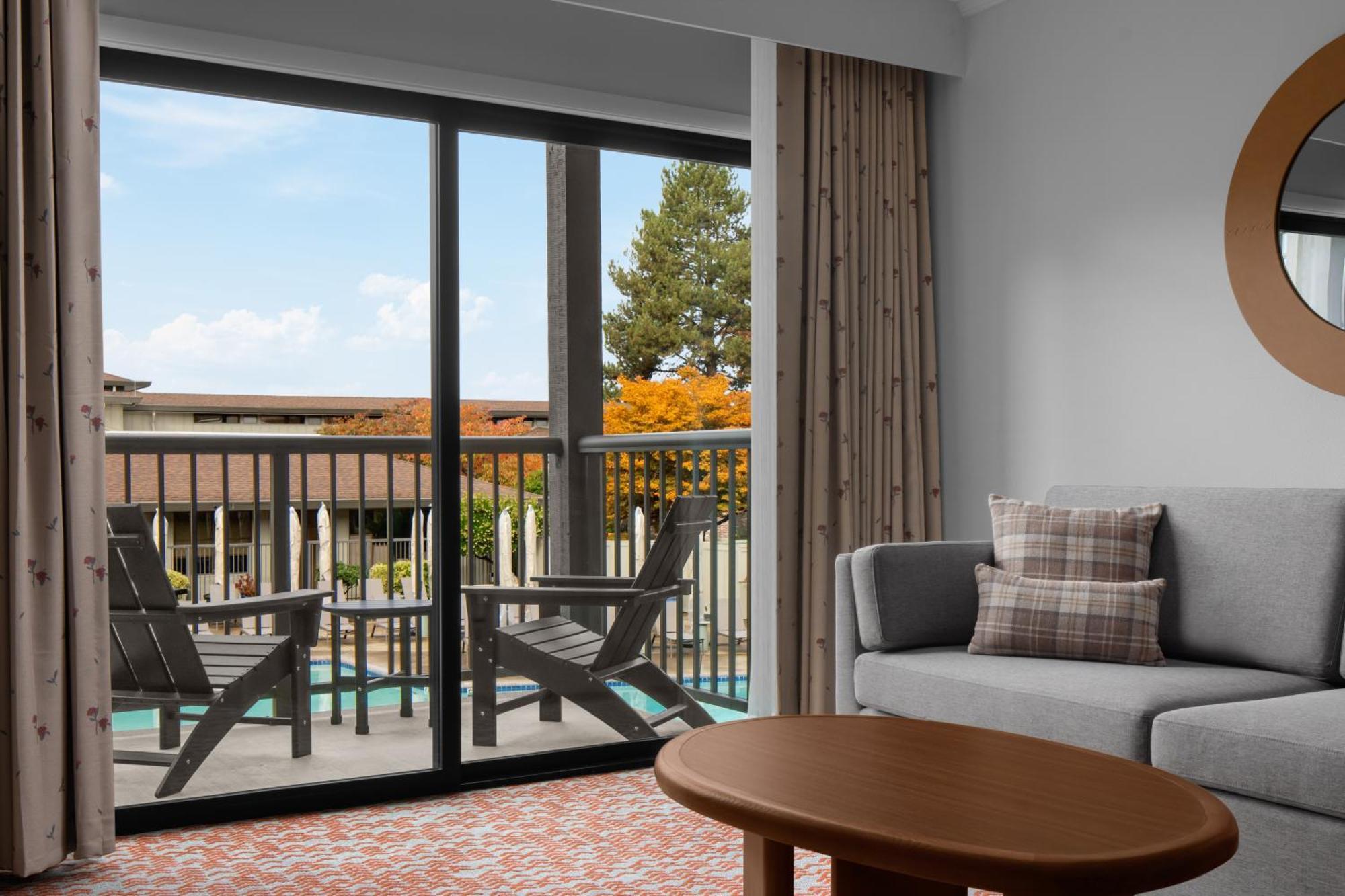 King Room Pool View