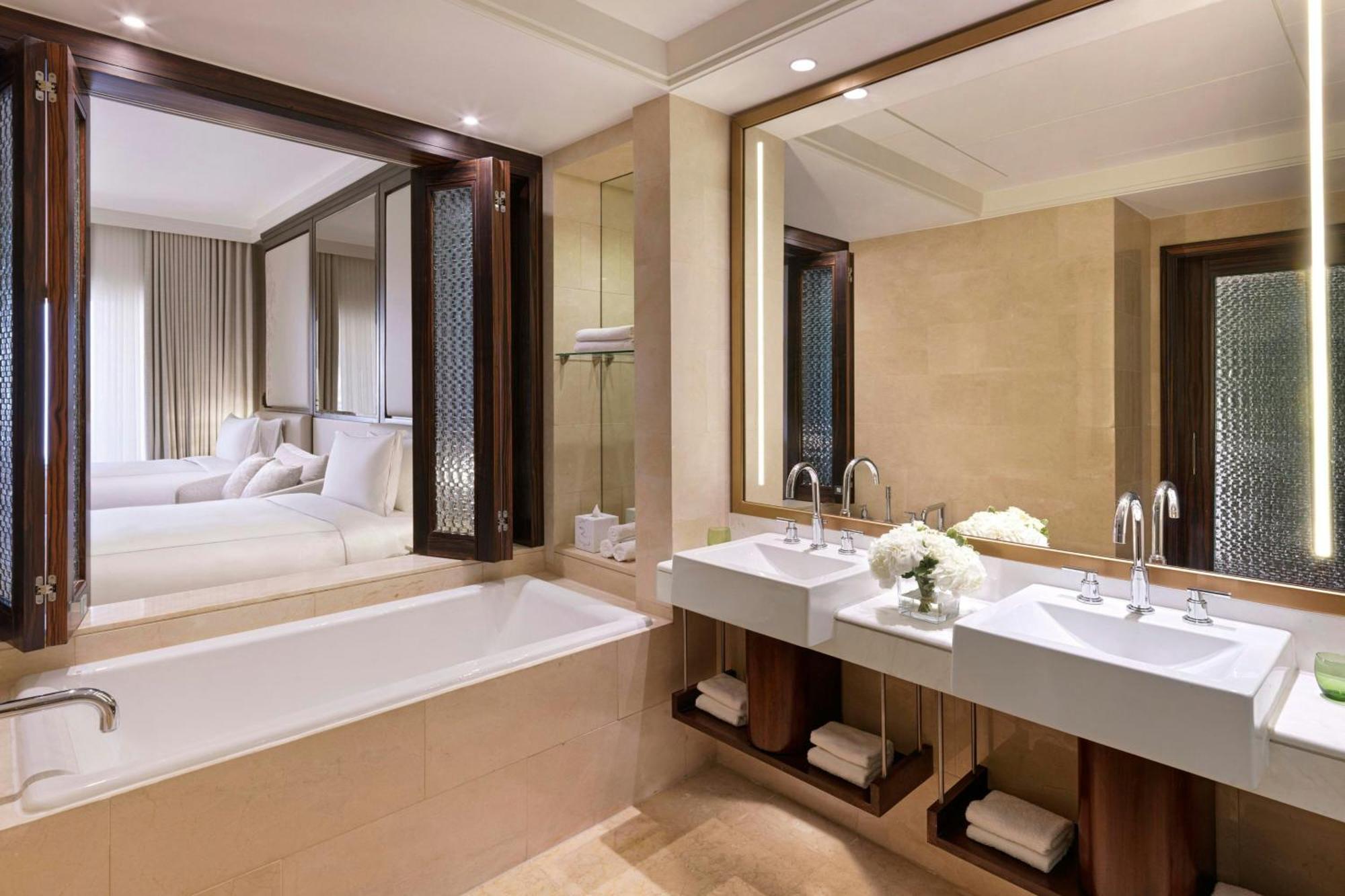 Club Suite,1643171811:JPEG