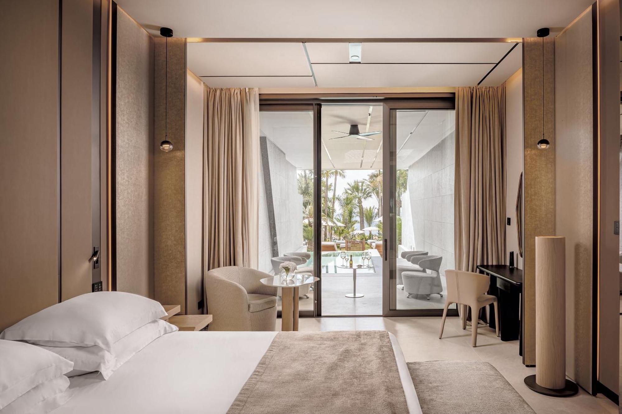 Suite Junior Rez-de-chaussée avec Piscine Privée (3 Adultes)
