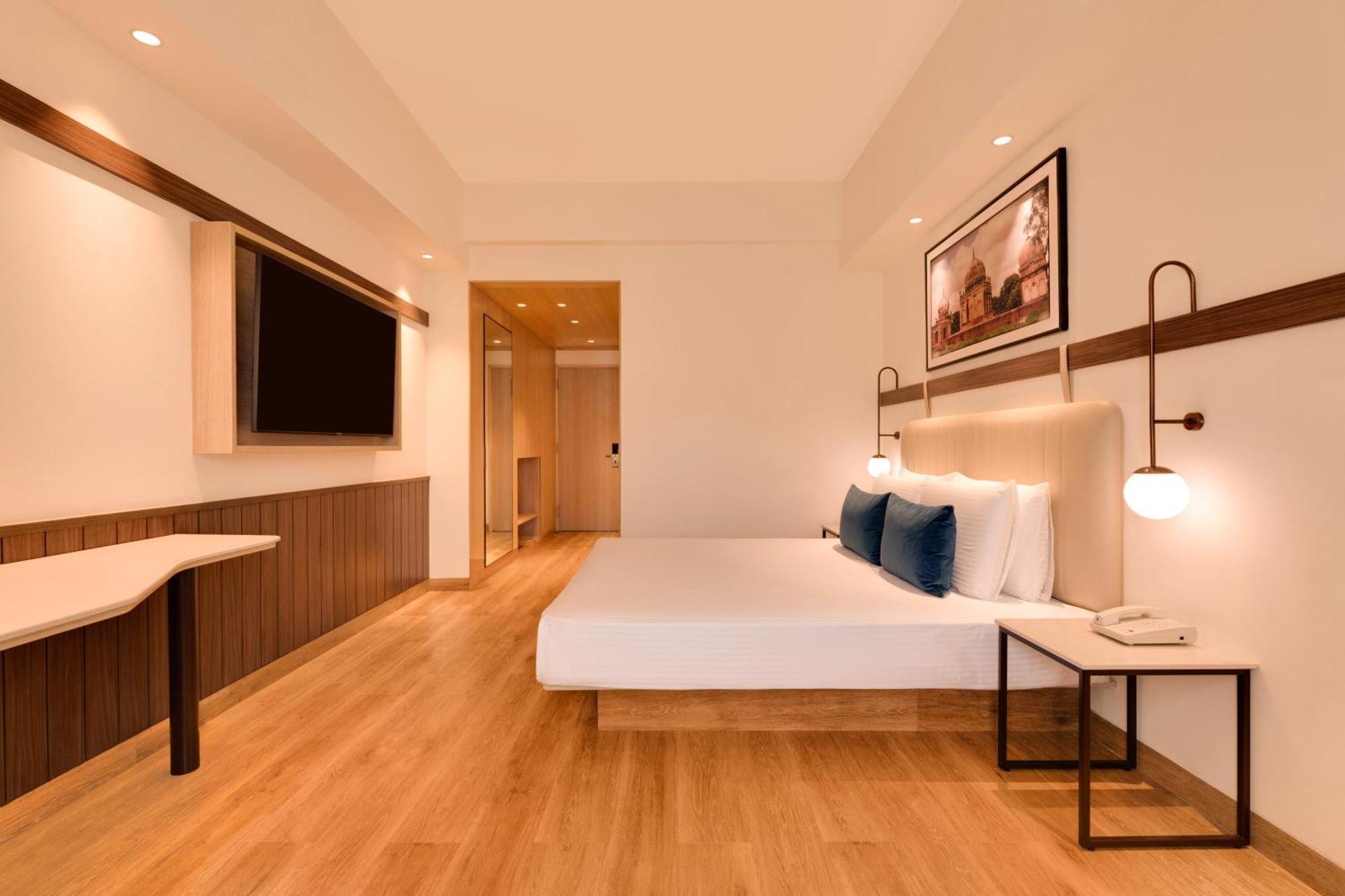 Deluxe Room (20% off on session of Spa ,Enjoy Happy Hours with 1+1 offer,10% Off on Laundry service and Late Check-out till 1500 hrs (subject to availability))