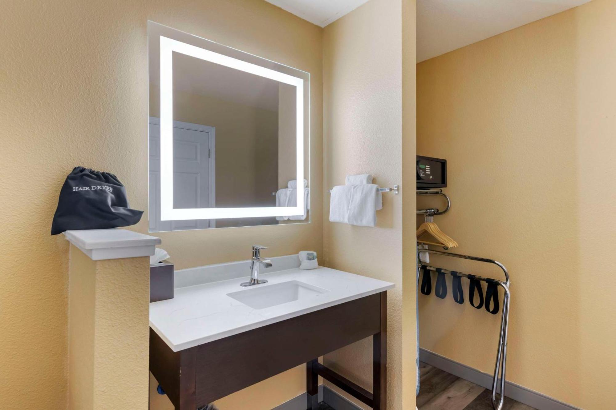 King Room - Pet Friendly - Non smoking