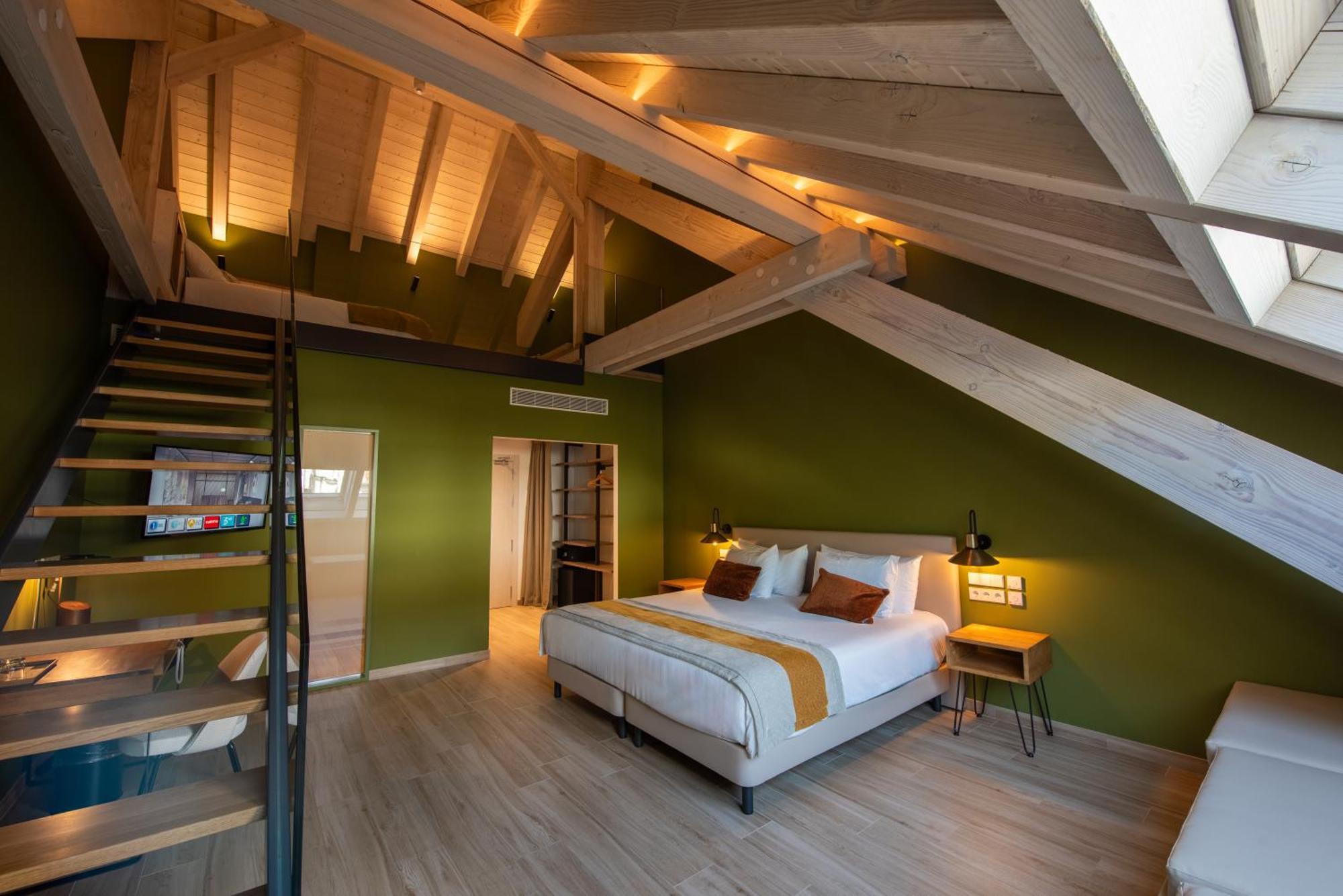Deluxe Triple Room,1645751781:JPEG