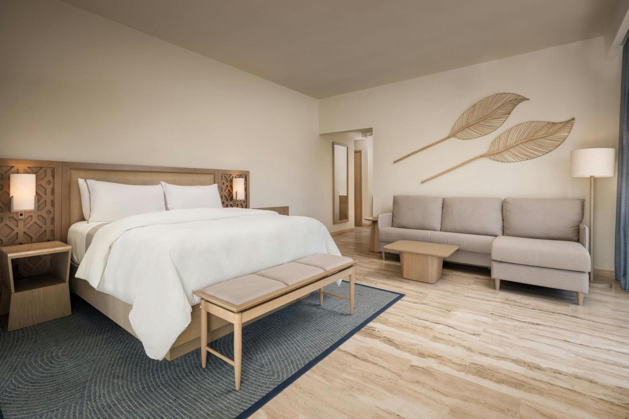Junior Suite Junior Suite 1 King Ocean view