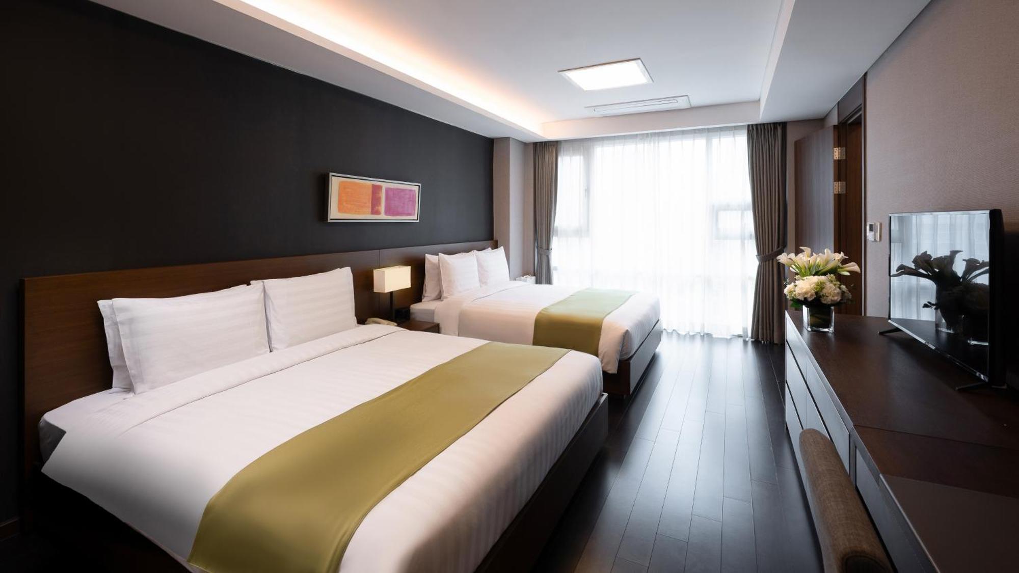 One-Bedroom Family Apartment
