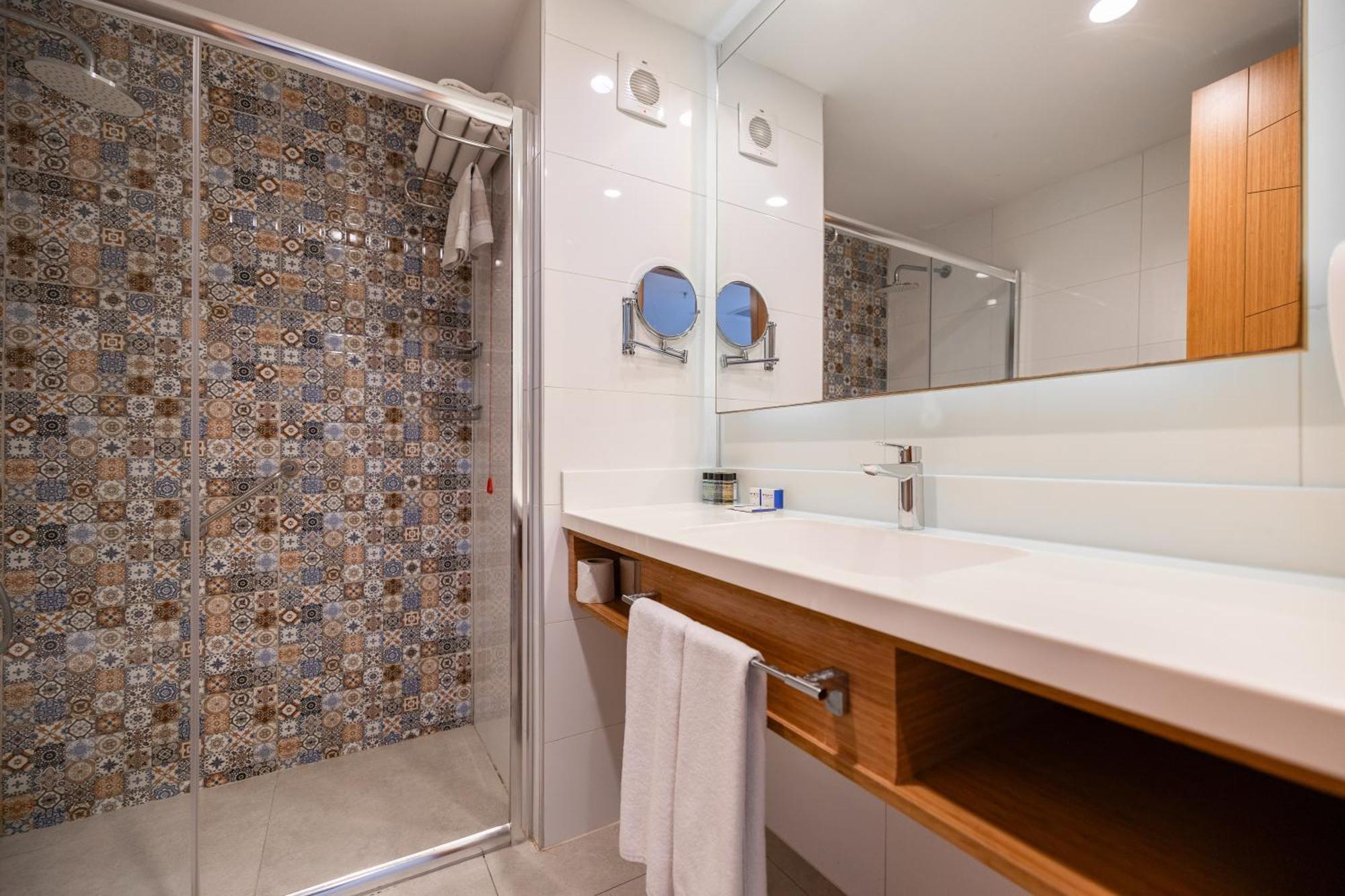 Superior Double or Twin Room Garden View