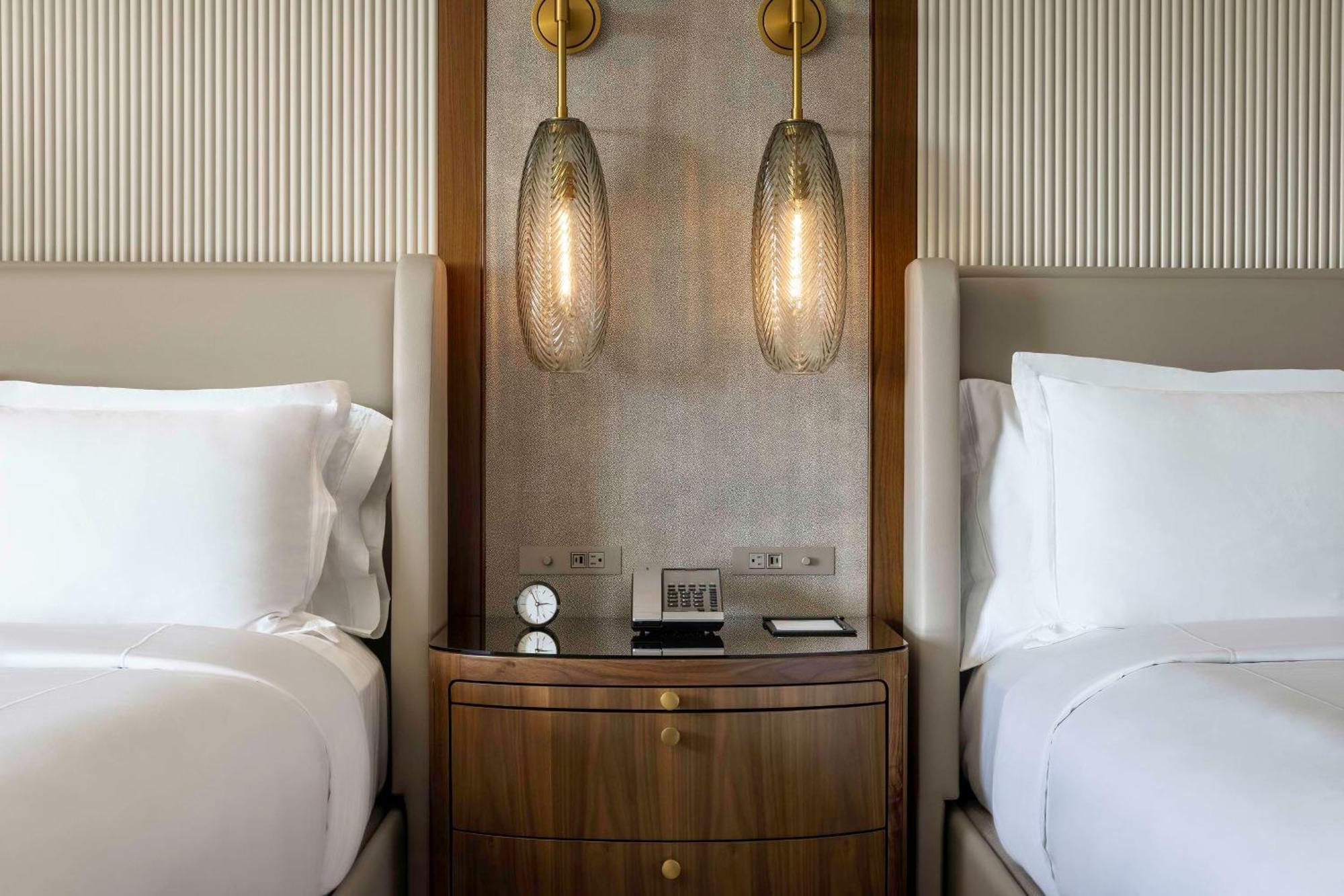 Deluxe Queen Room High Floor