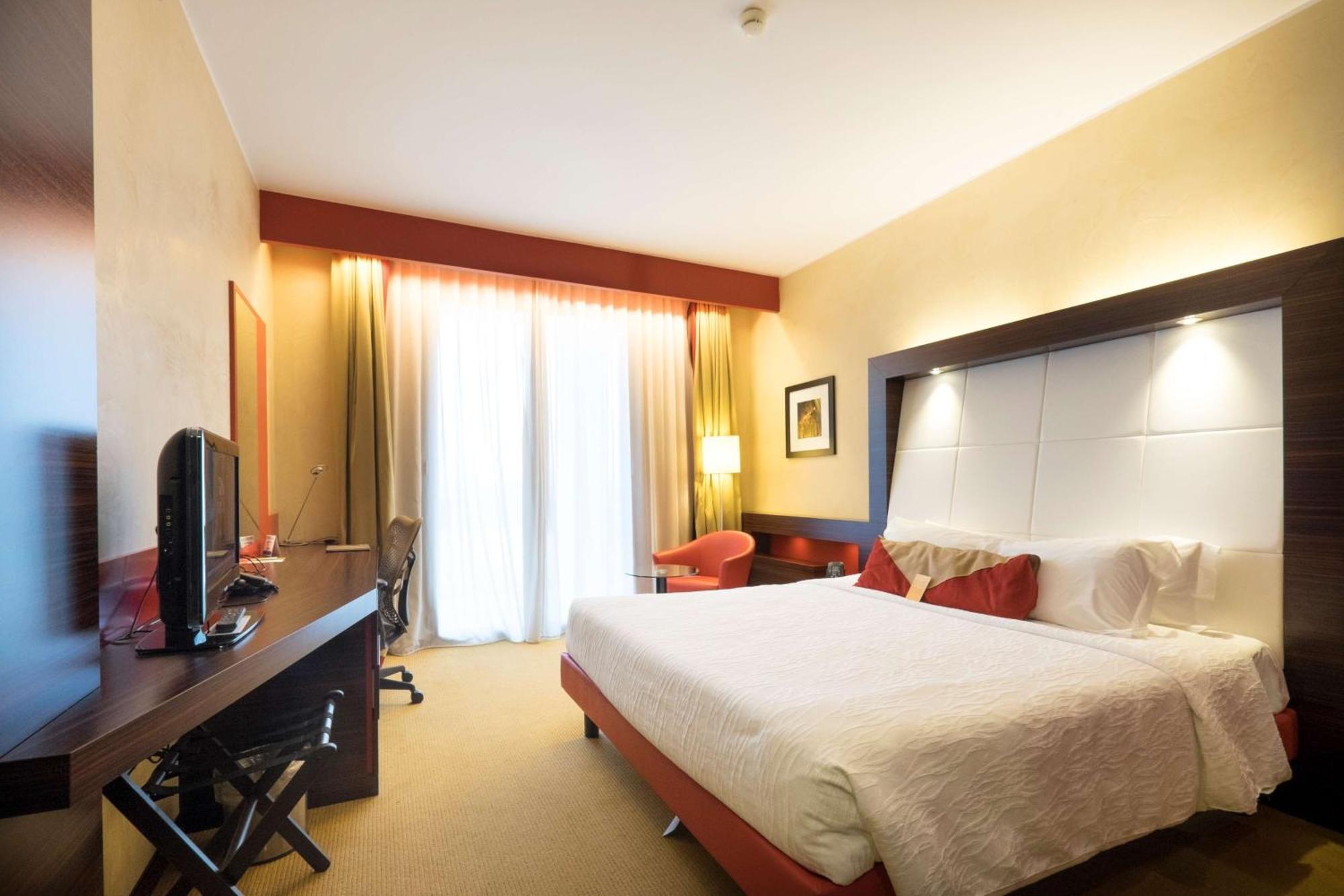 King Room,1657151411:JPEG