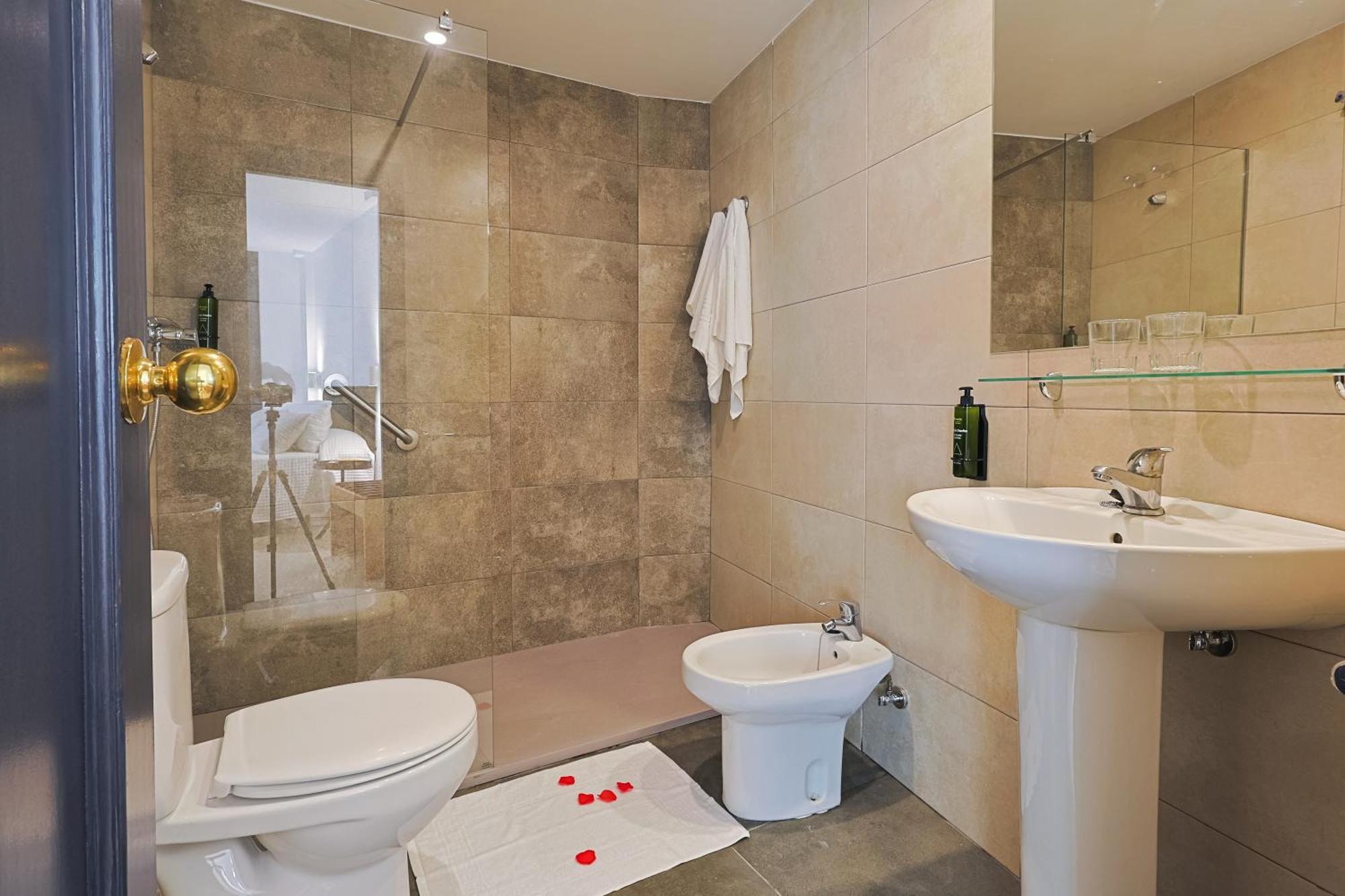 Budget Double or Twin Room,1660291413:JPEG