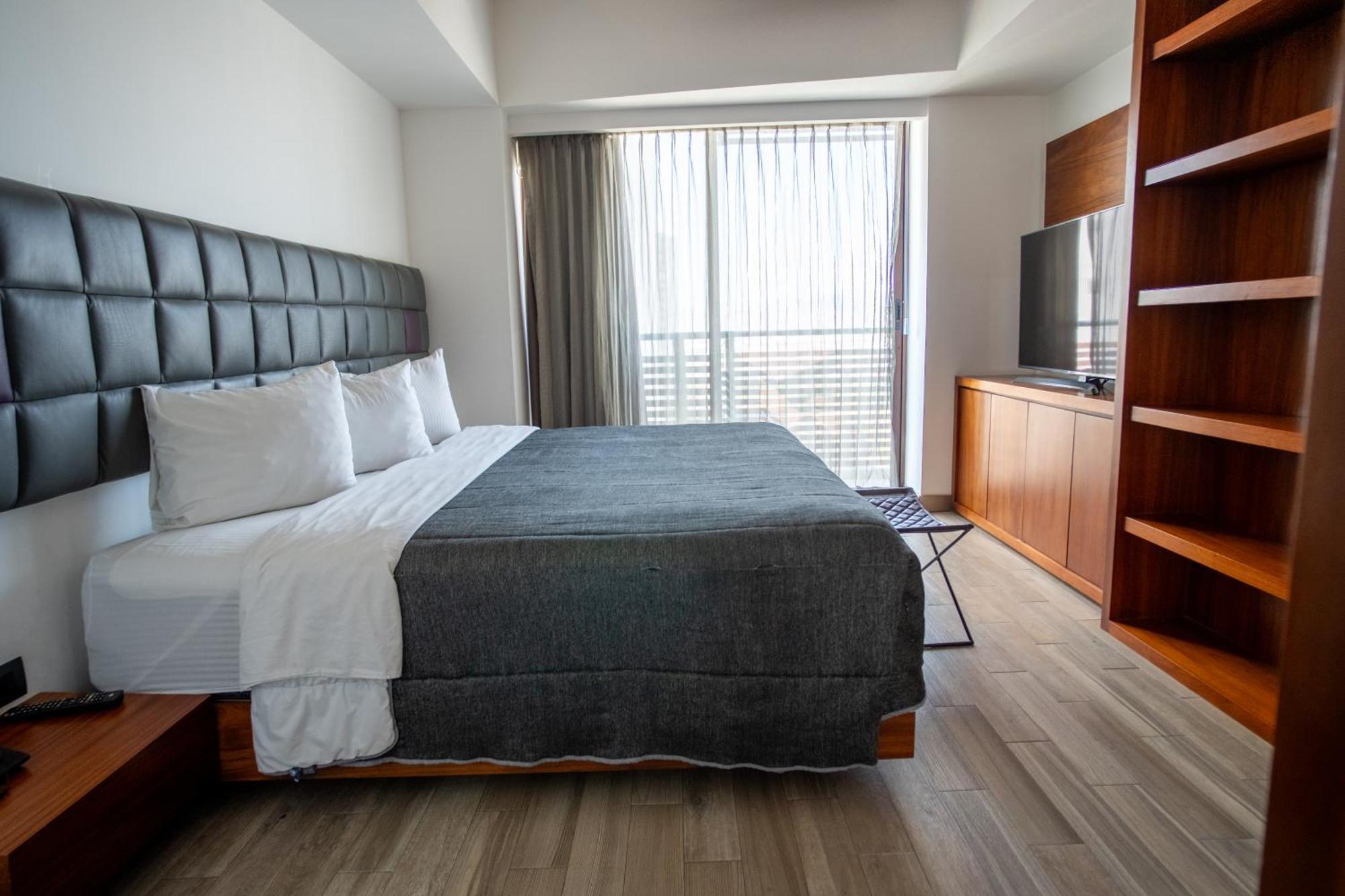 Superior King Suite
