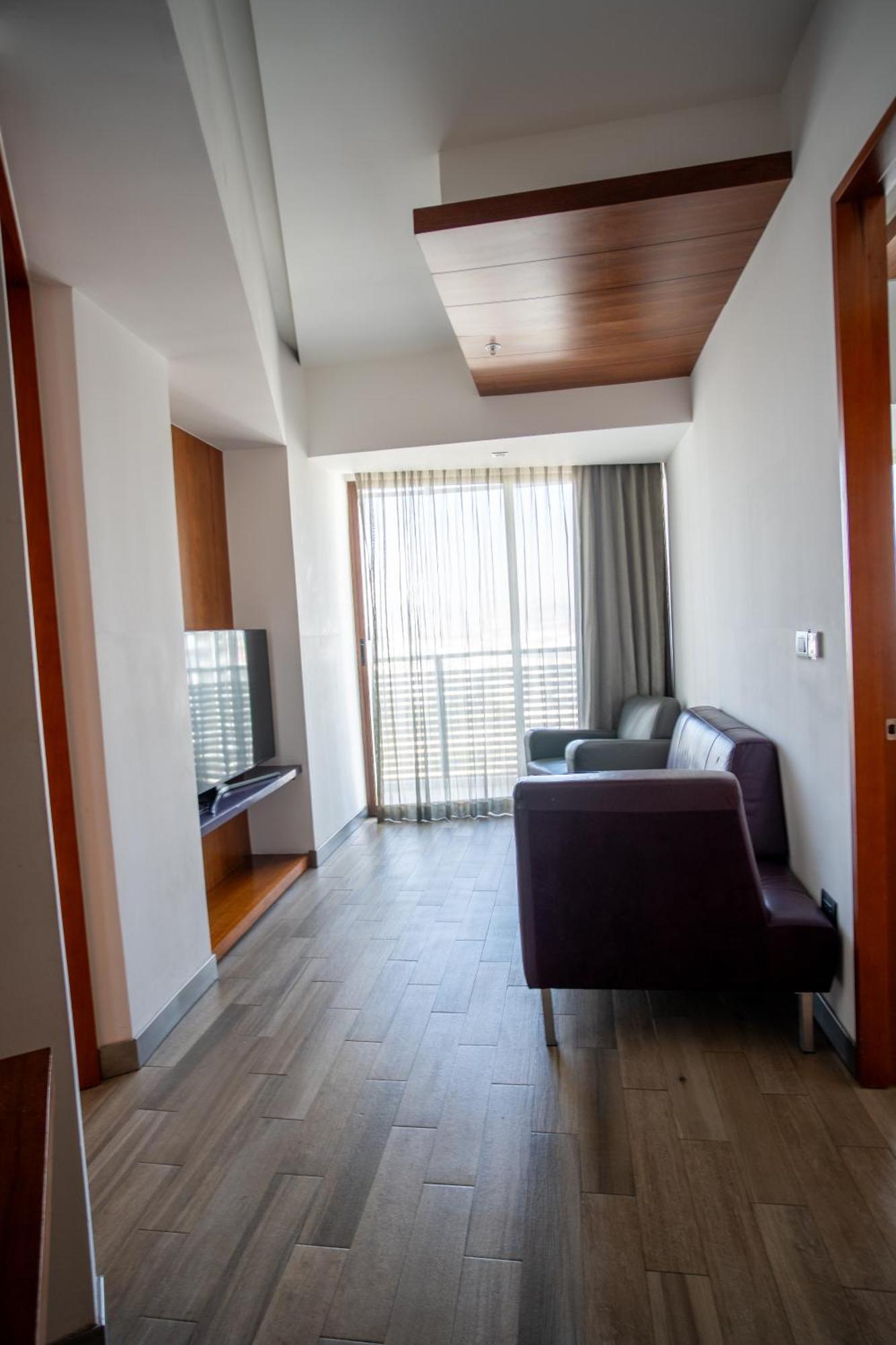 Superior King Suite