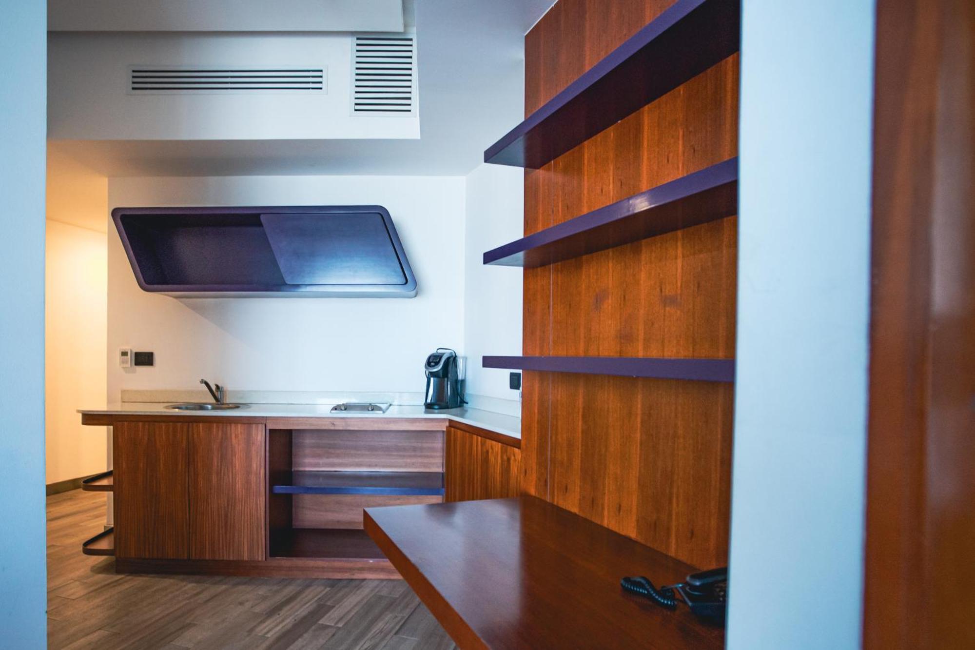 Superior King Suite