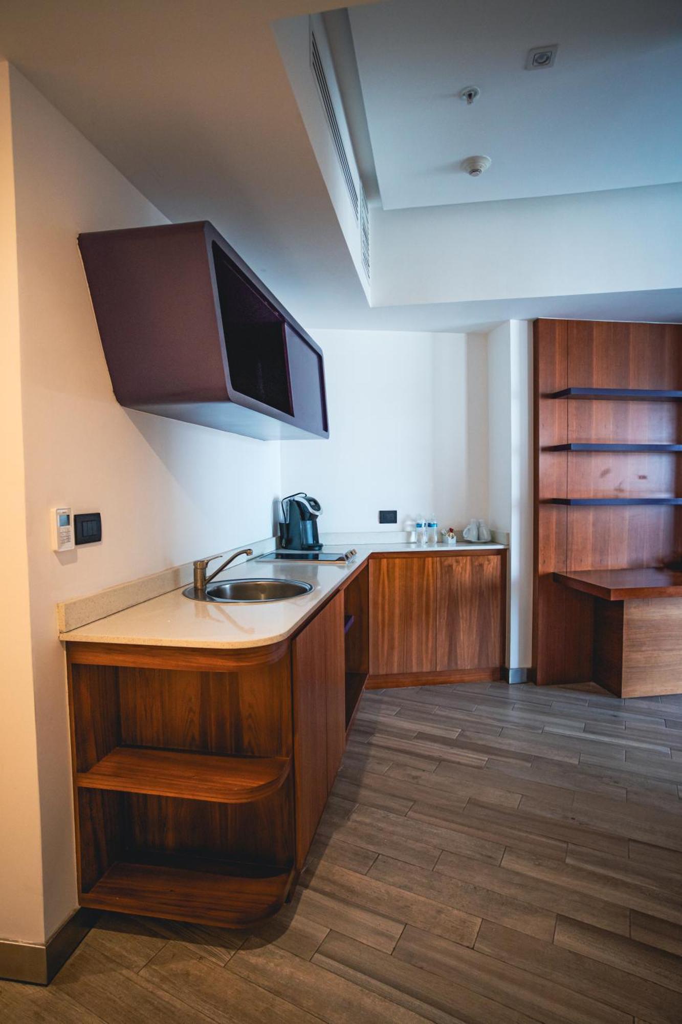Superior King Suite