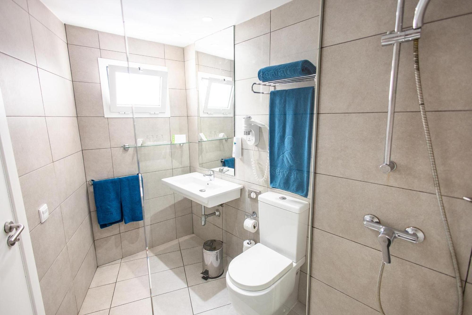 Chambre Double avec Terrasse - Vue sur Piscine