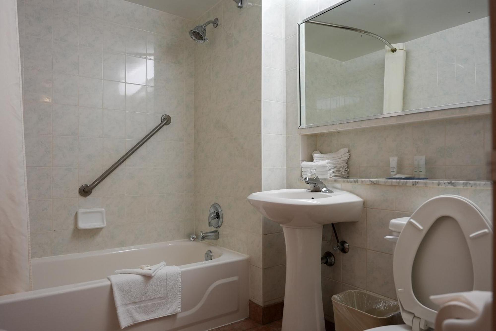 Double Room Two Double Beds Non-Smoking