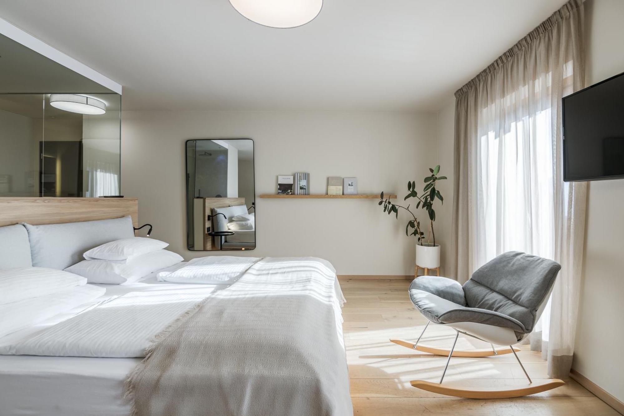 Appartamento di Design con Balcone e Vista Panoramica