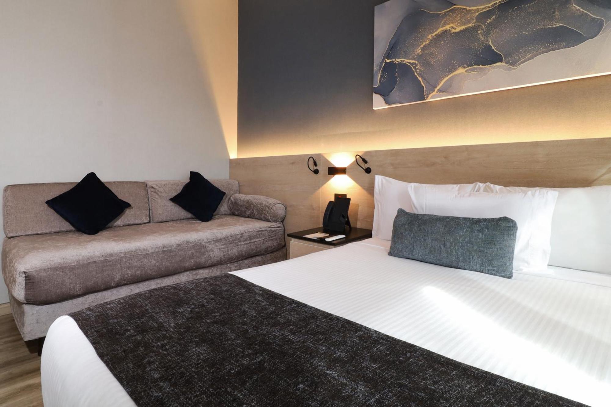 Standard Queen Room