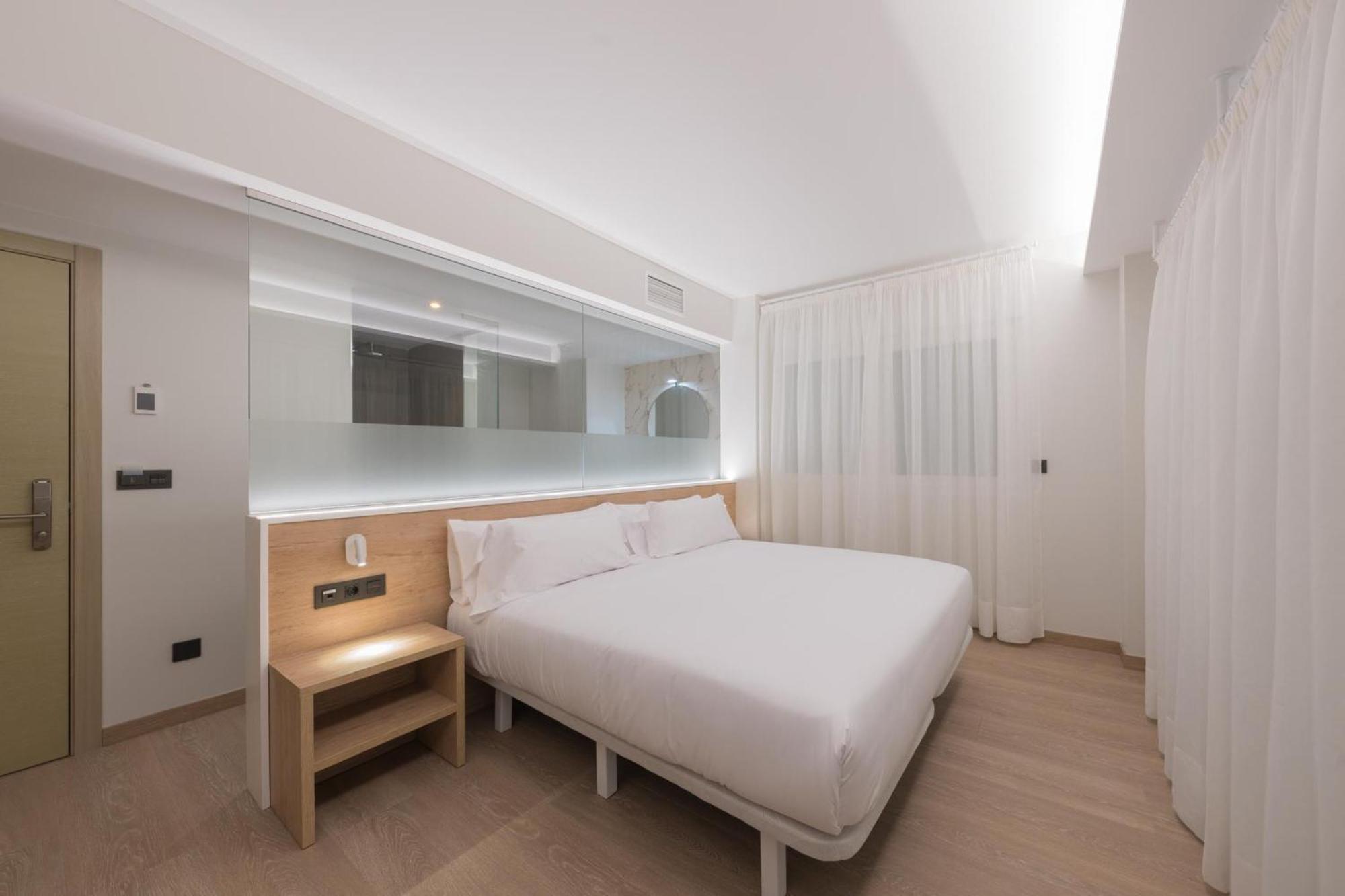 Double or Twin Room Terrace