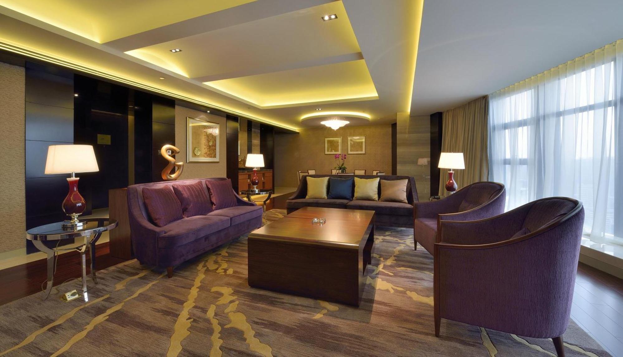 Diplomatic Suite