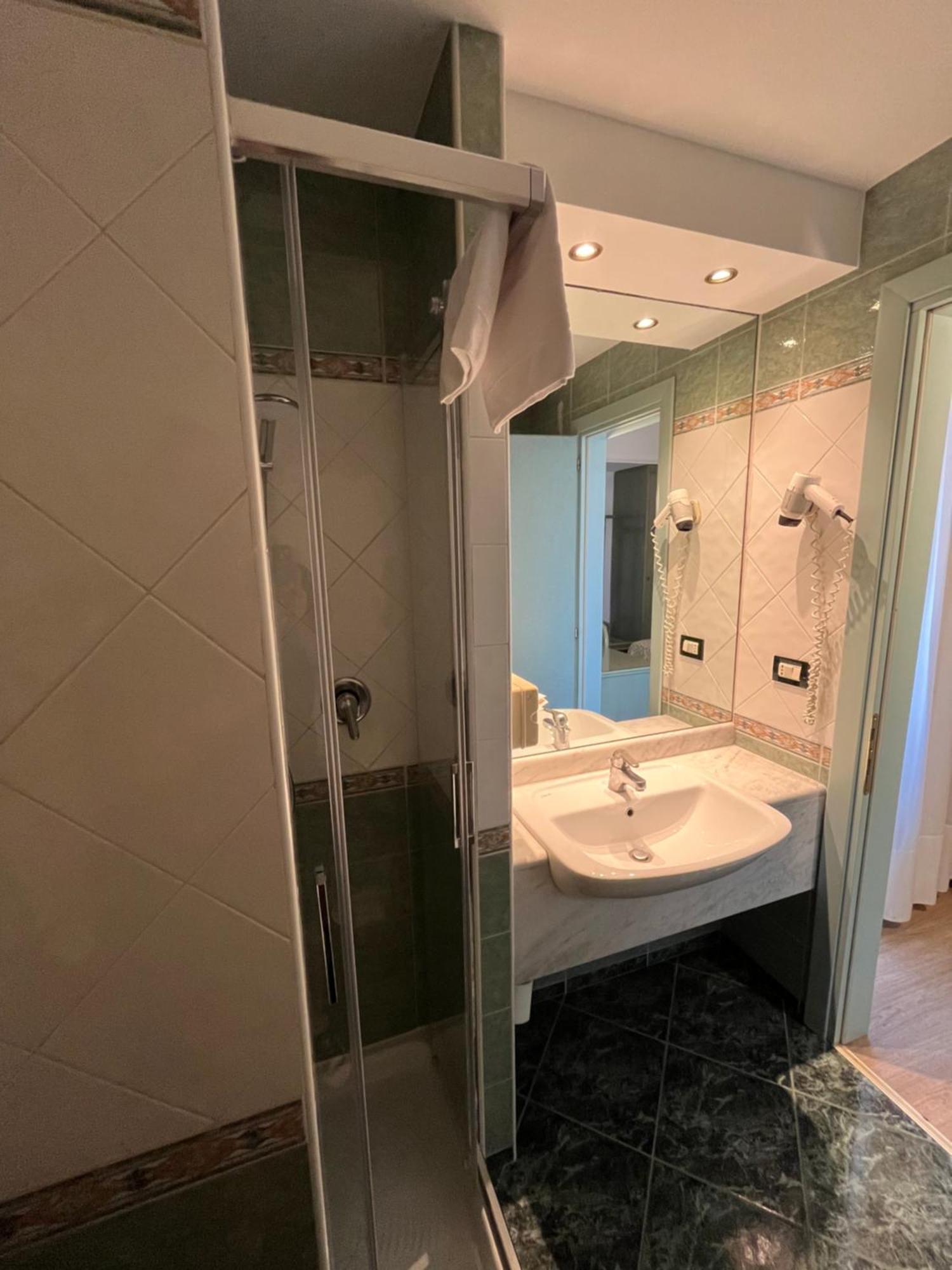 Double or Twin Room Swimming Pool Access,1669002701:JPEG