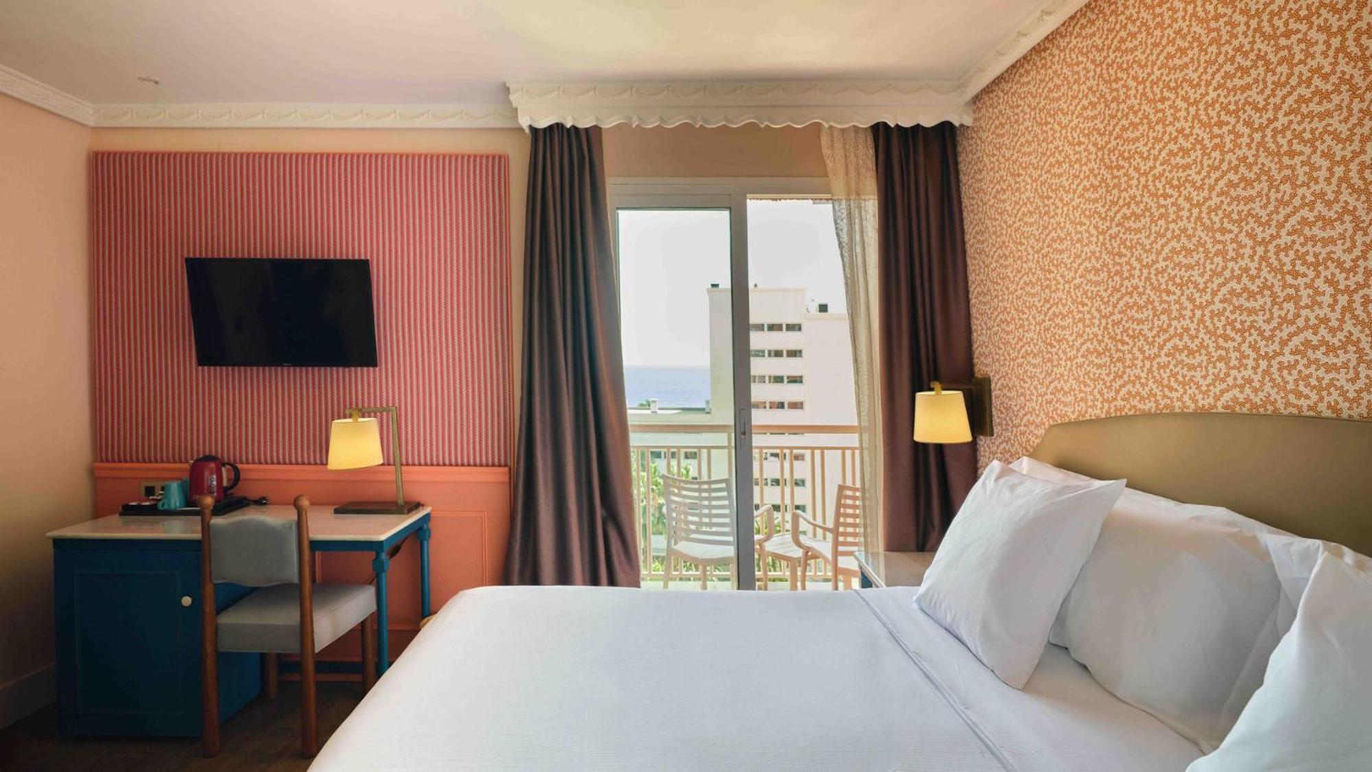 Chambre Double ou Lits Jumeaux - Vue Latérale sur Mer