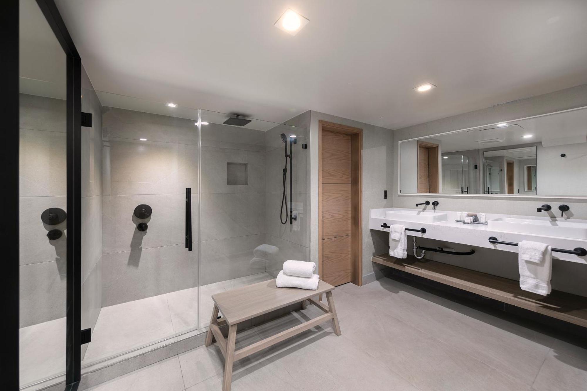 ALL NEW Shores VIP Corner Suite