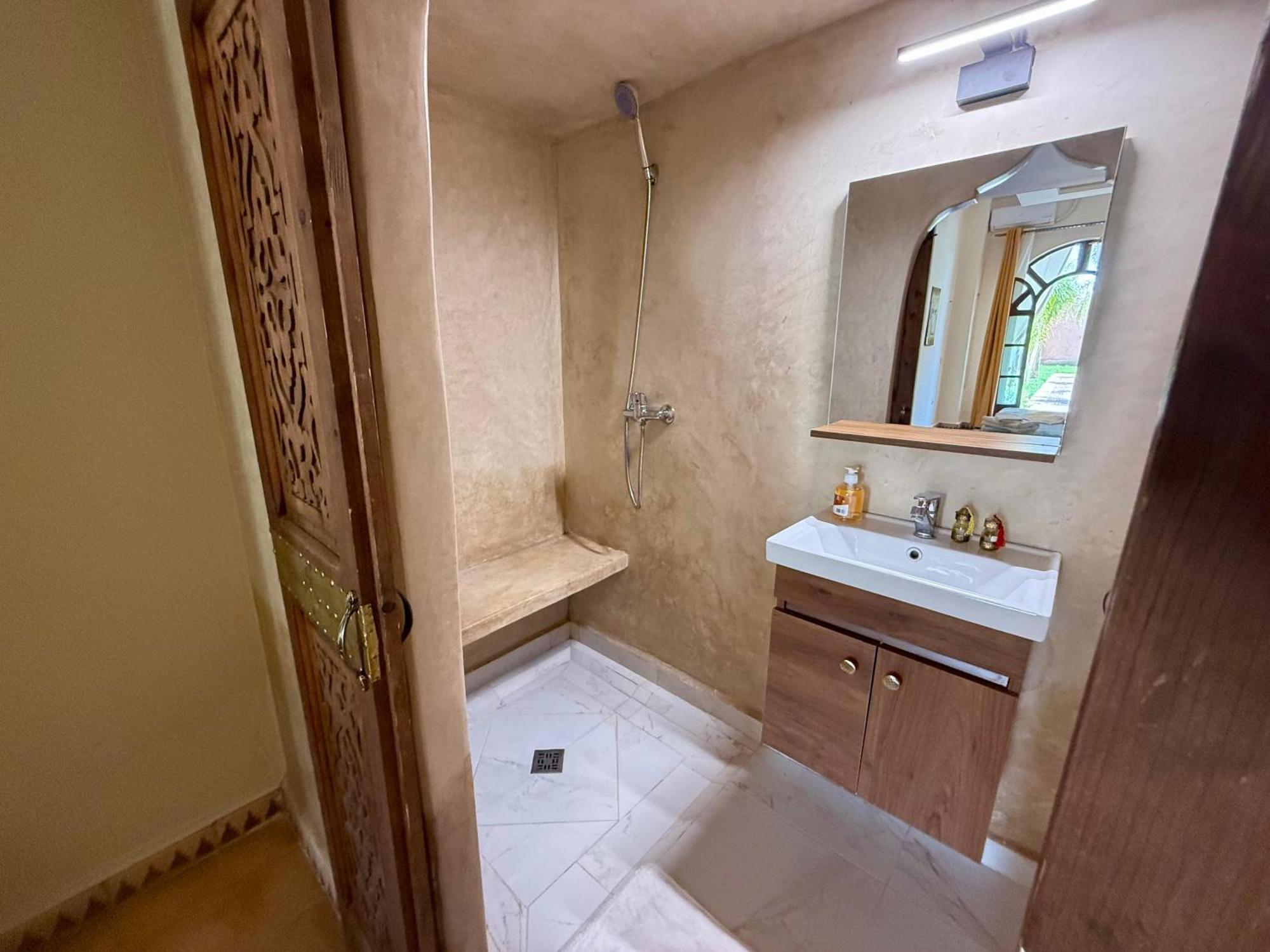 Chambre Double Deluxe avec Douche