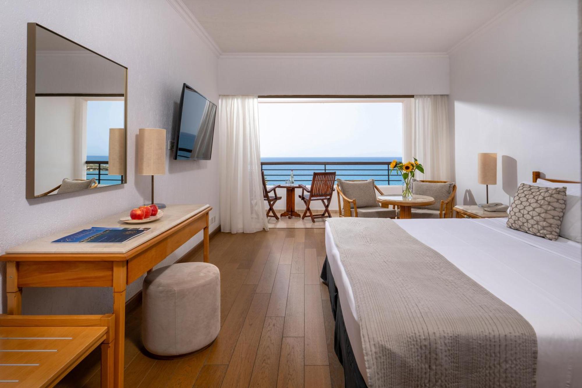 Double or Twin Room Sea View