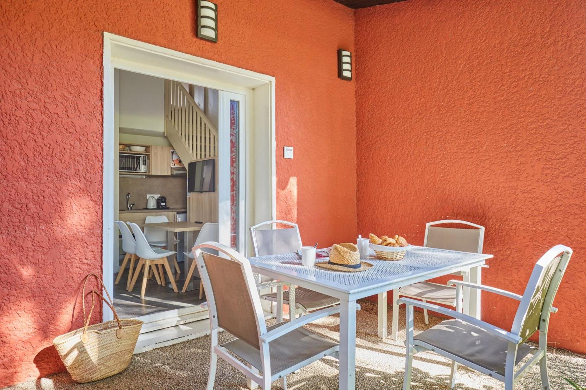 Two-Bedroom Apartment,1674748674:JPEG