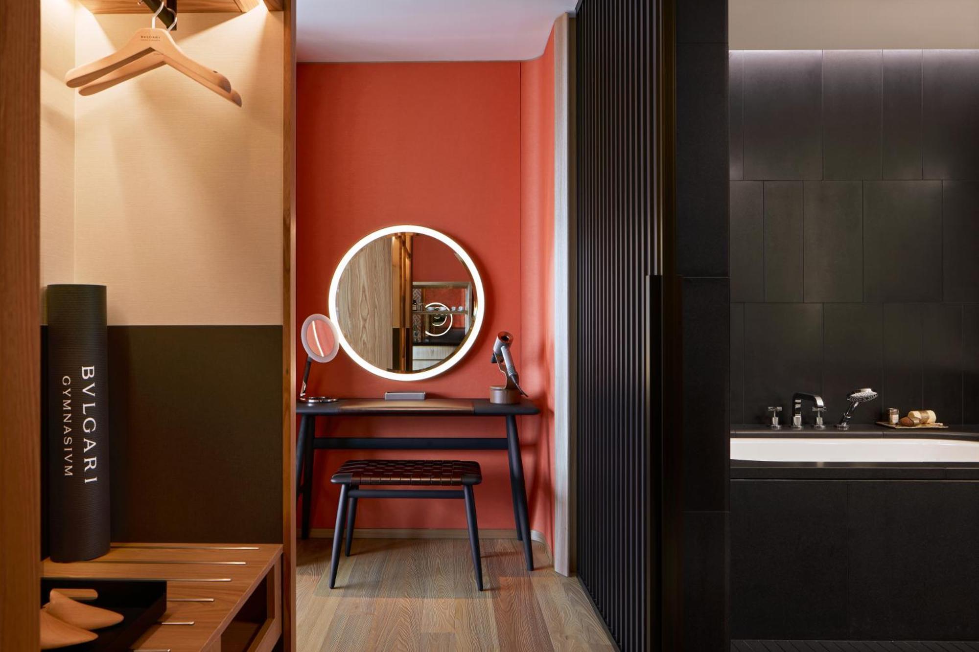 Chambre Lit King-size de Luxe avec Vue sur les Toits de la Ville