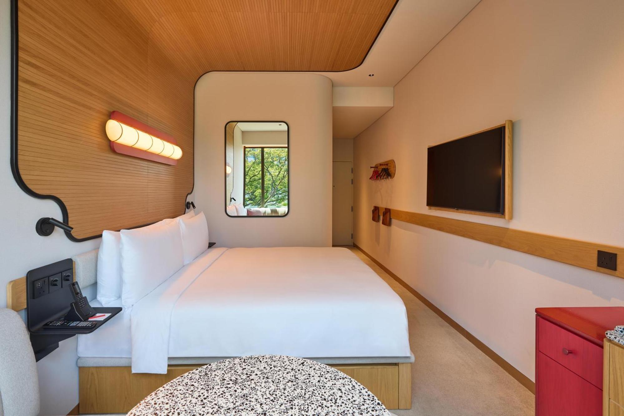 King Room,1678957691:JPEG